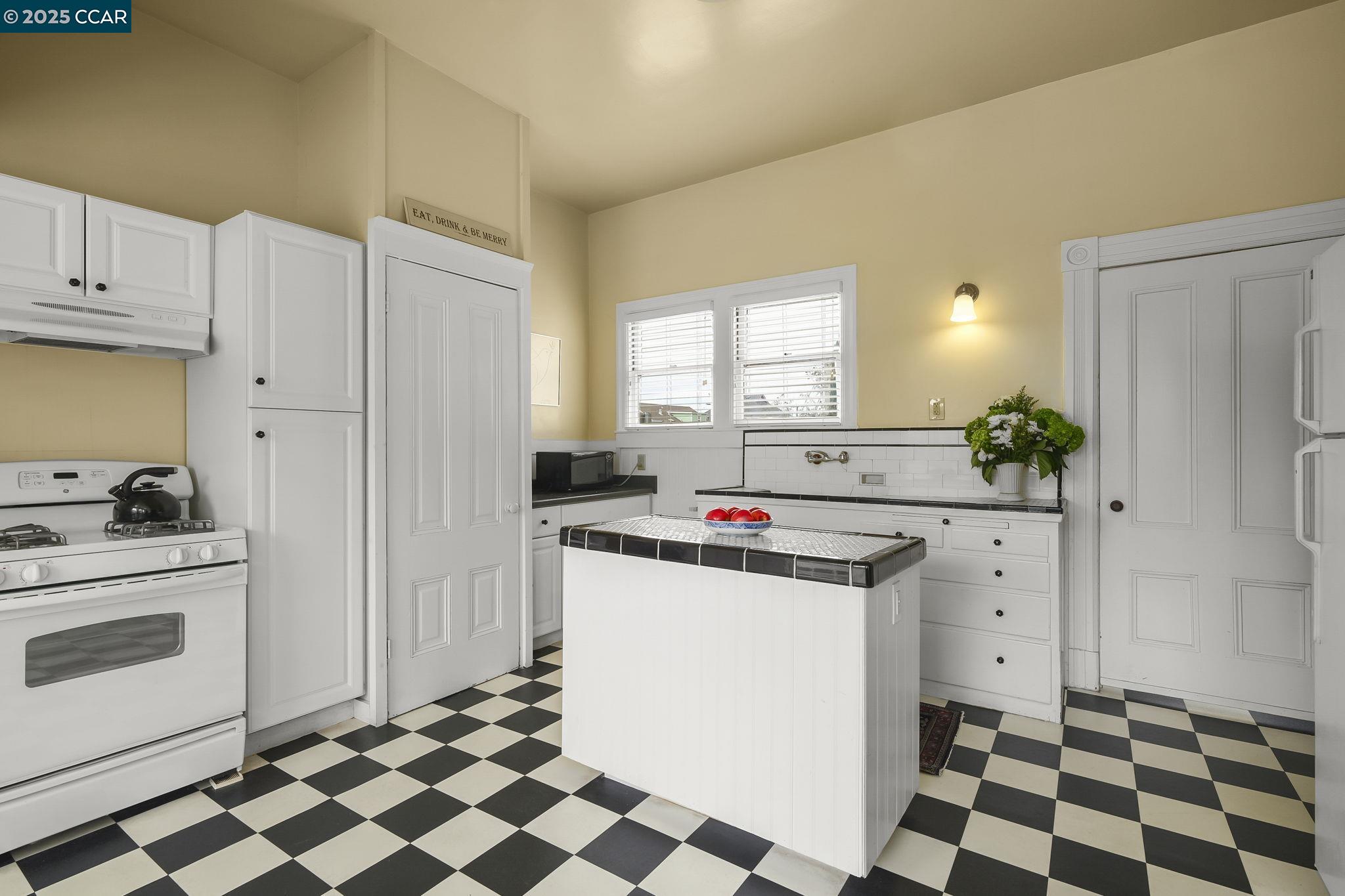 1004 Court St, Martinez CA 94553 — photo 21