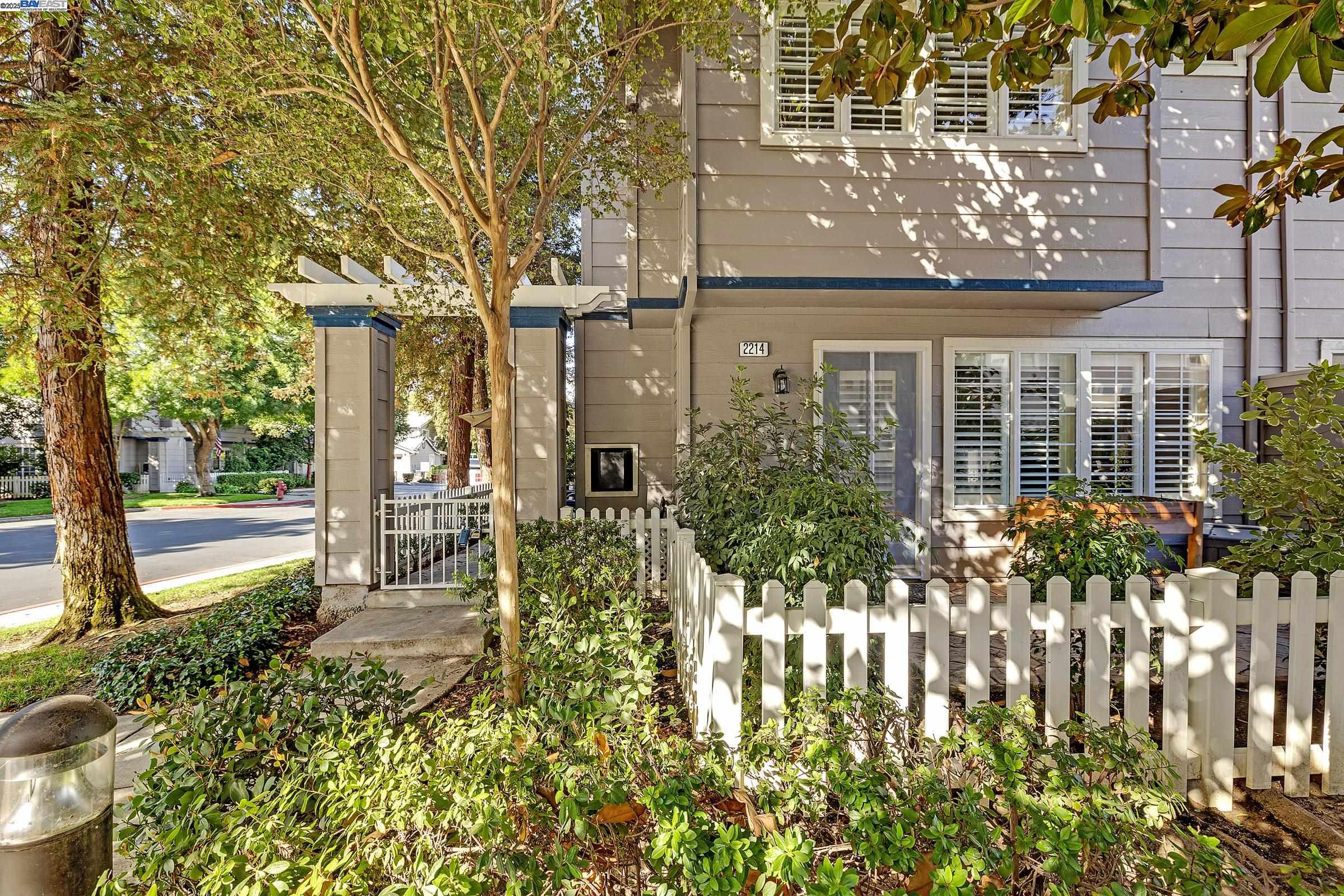 Front Image Thumbnail for BE41113168