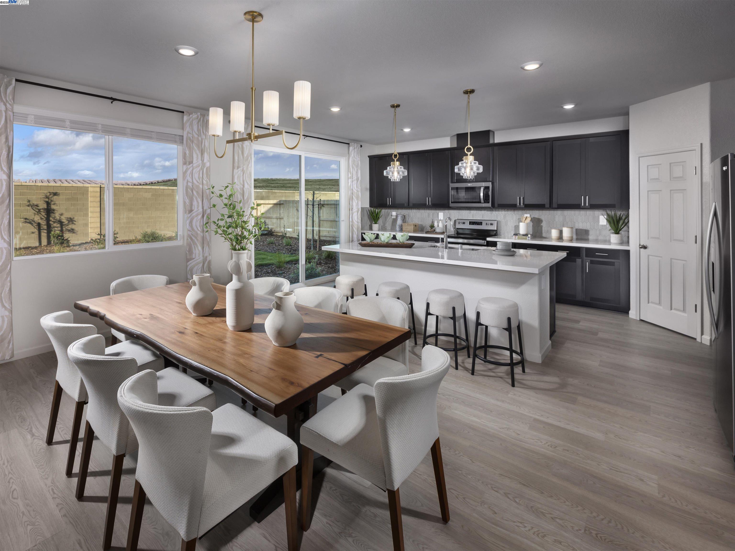 Detail Gallery Image 6 of 12 For 672 Channel Cir, Oakley,  CA 94561 - 5 Beds | 3/1 Baths