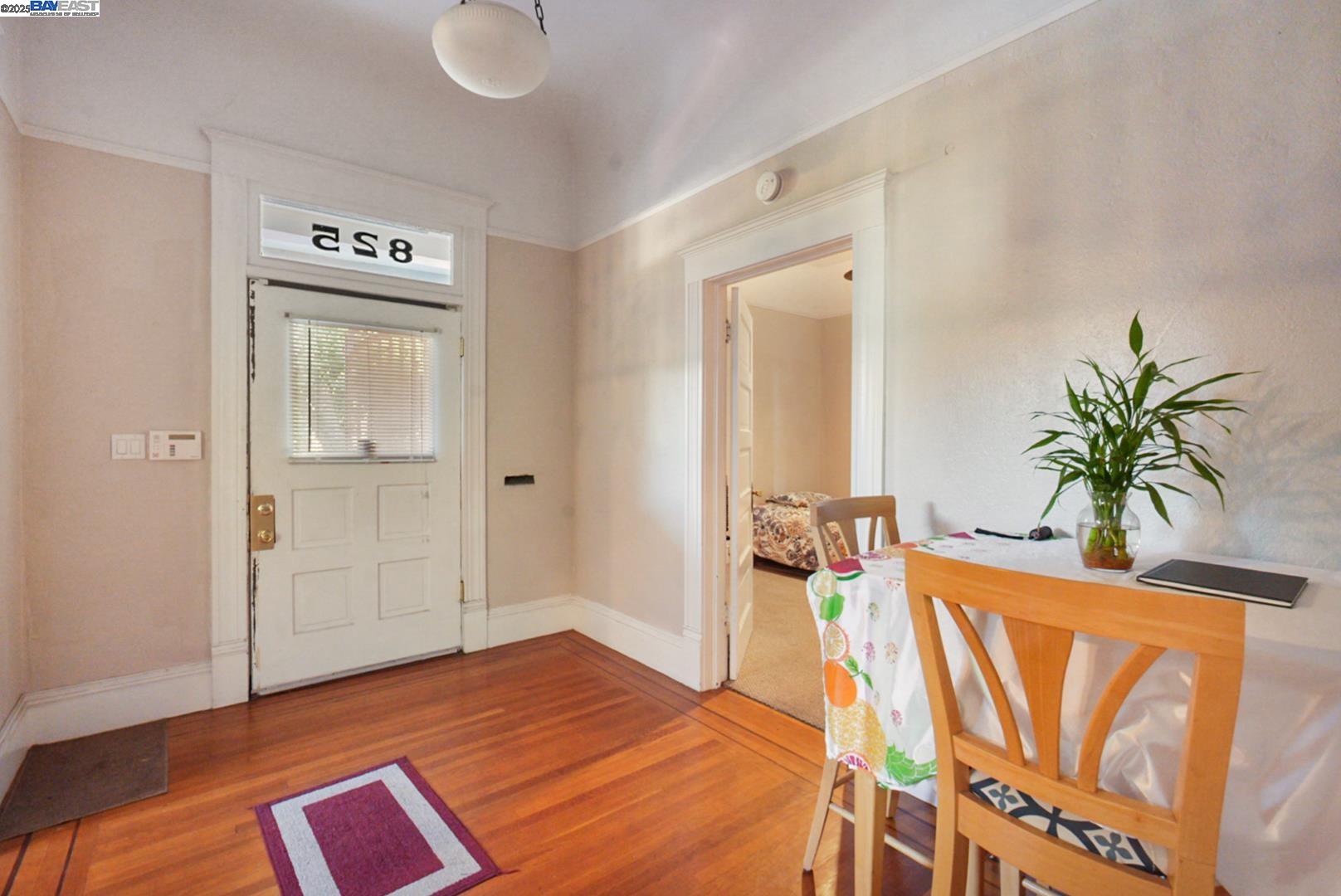 Detail Gallery Image 2 of 33 For 825 N San Joaquin Street, Stockton,  CA 95202 - 5 Beds | 3 Baths