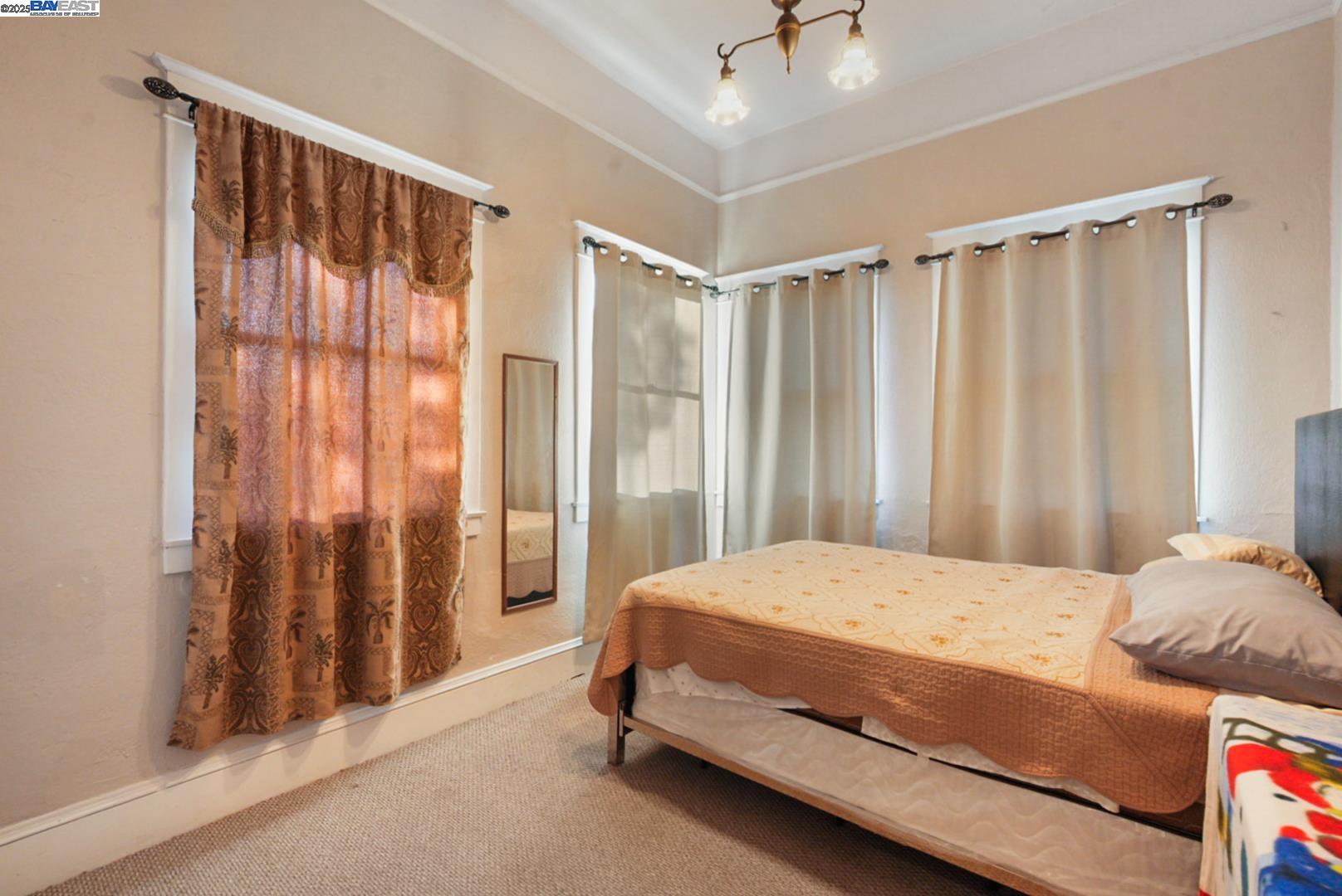 Detail Gallery Image 12 of 33 For 825 N San Joaquin Street, Stockton,  CA 95202 - 5 Beds | 3 Baths