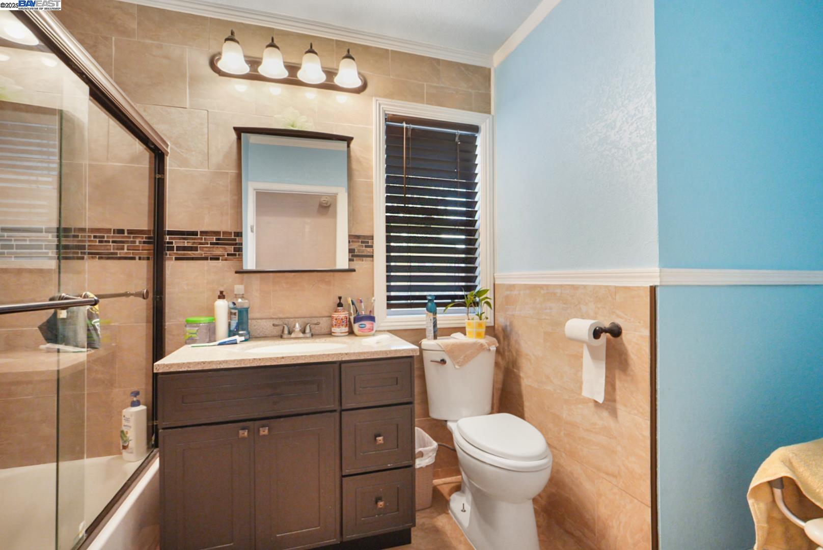 Detail Gallery Image 17 of 33 For 825 N San Joaquin Street, Stockton,  CA 95202 - 5 Beds | 3 Baths