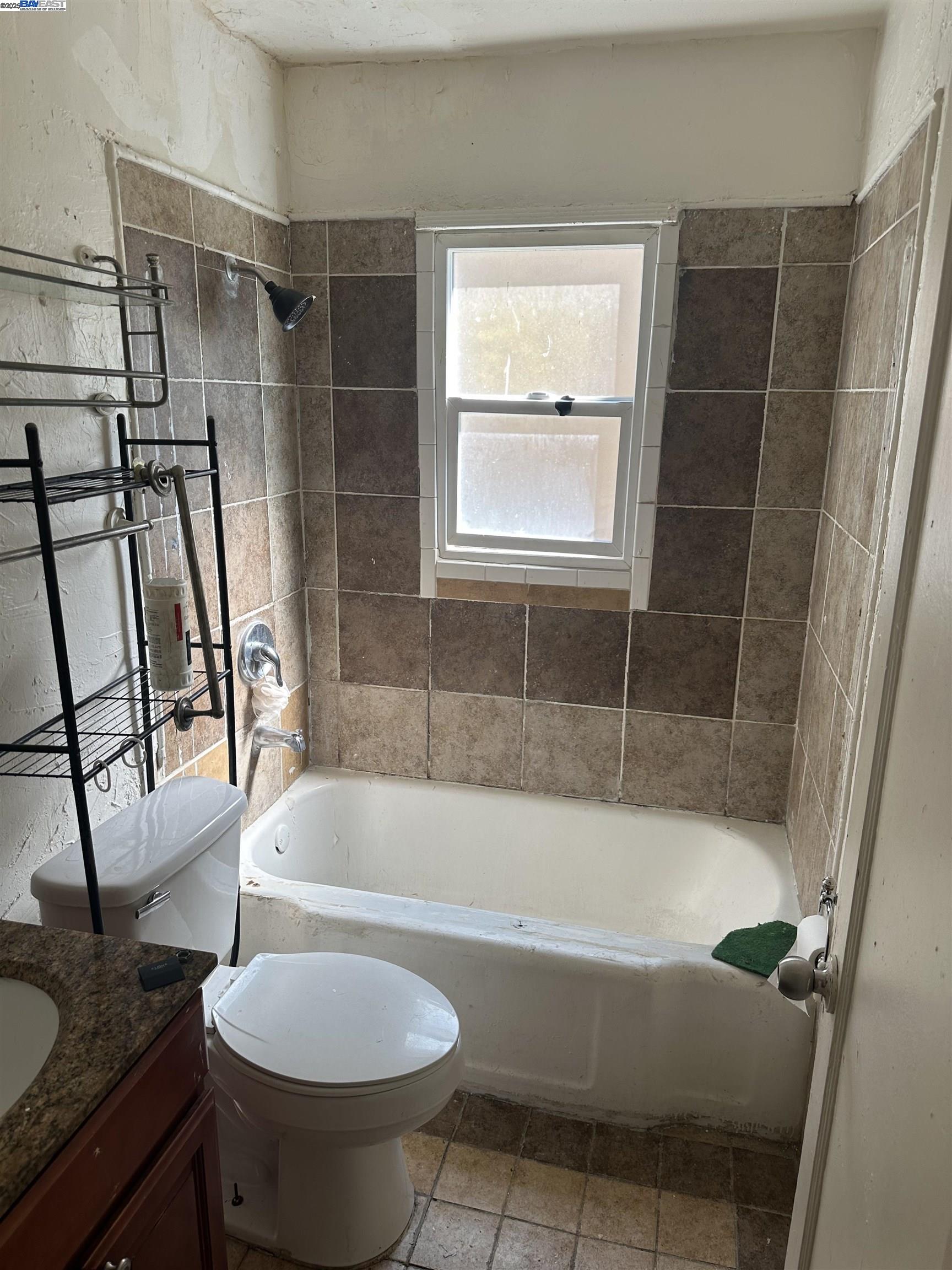 5651 Telegraph, Oakland CA 94609 — photo 10