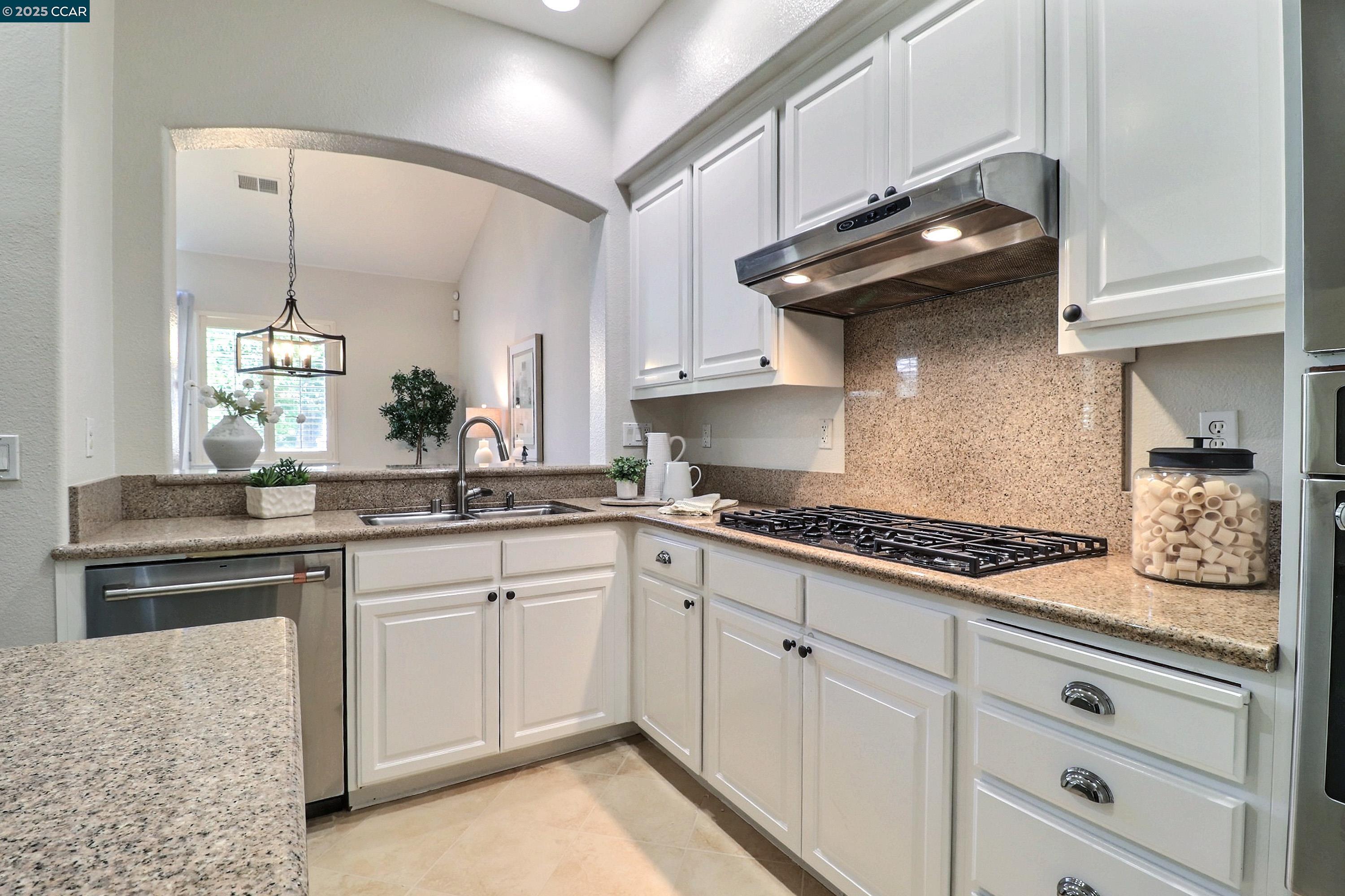 Detail Gallery Image 9 of 32 For 136 Sugarloaf Ct, Alamo,  CA 94507 - 3 Beds | 2 Baths