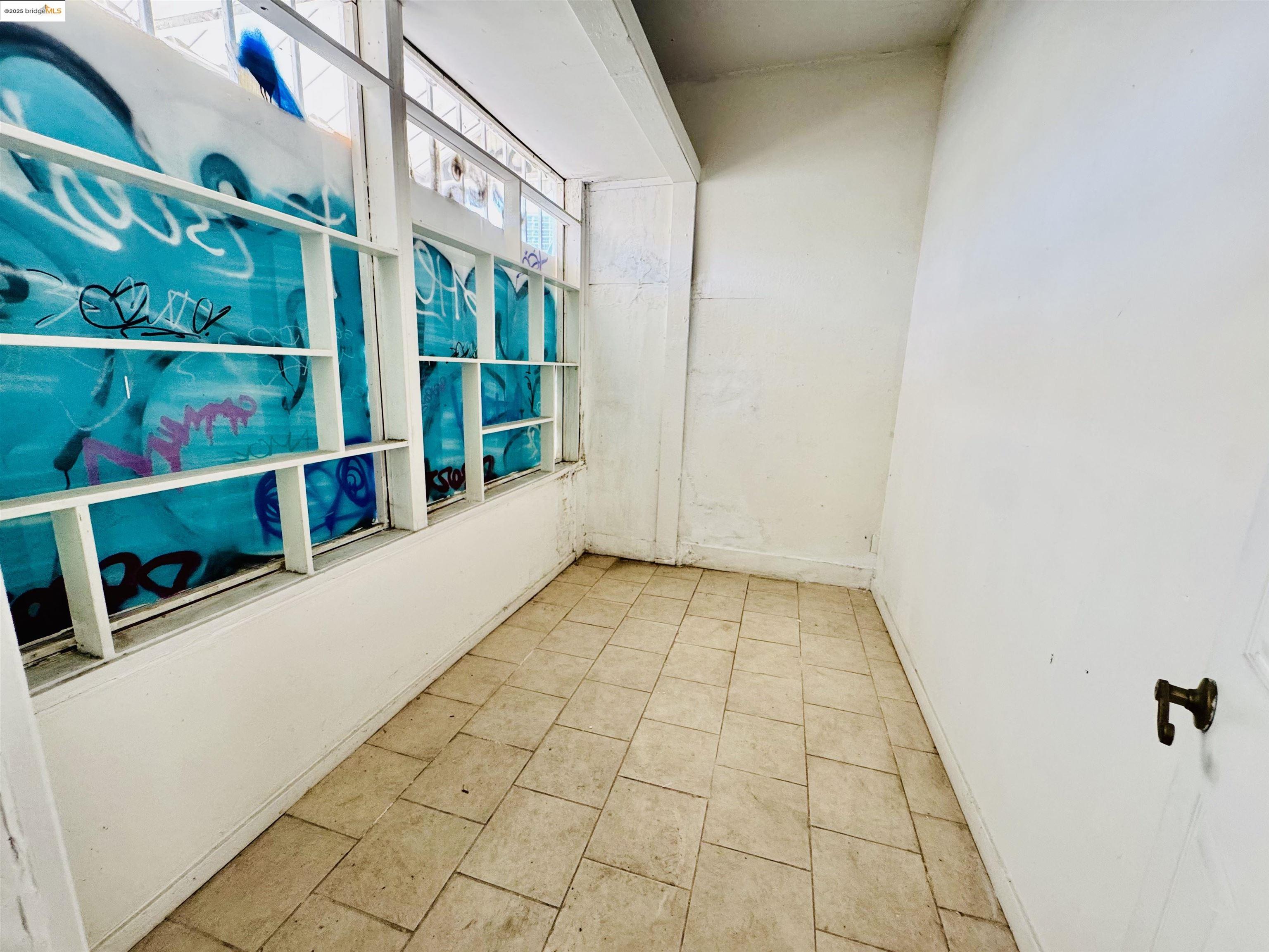 220 International Blvd, Oakland, CA, 94606