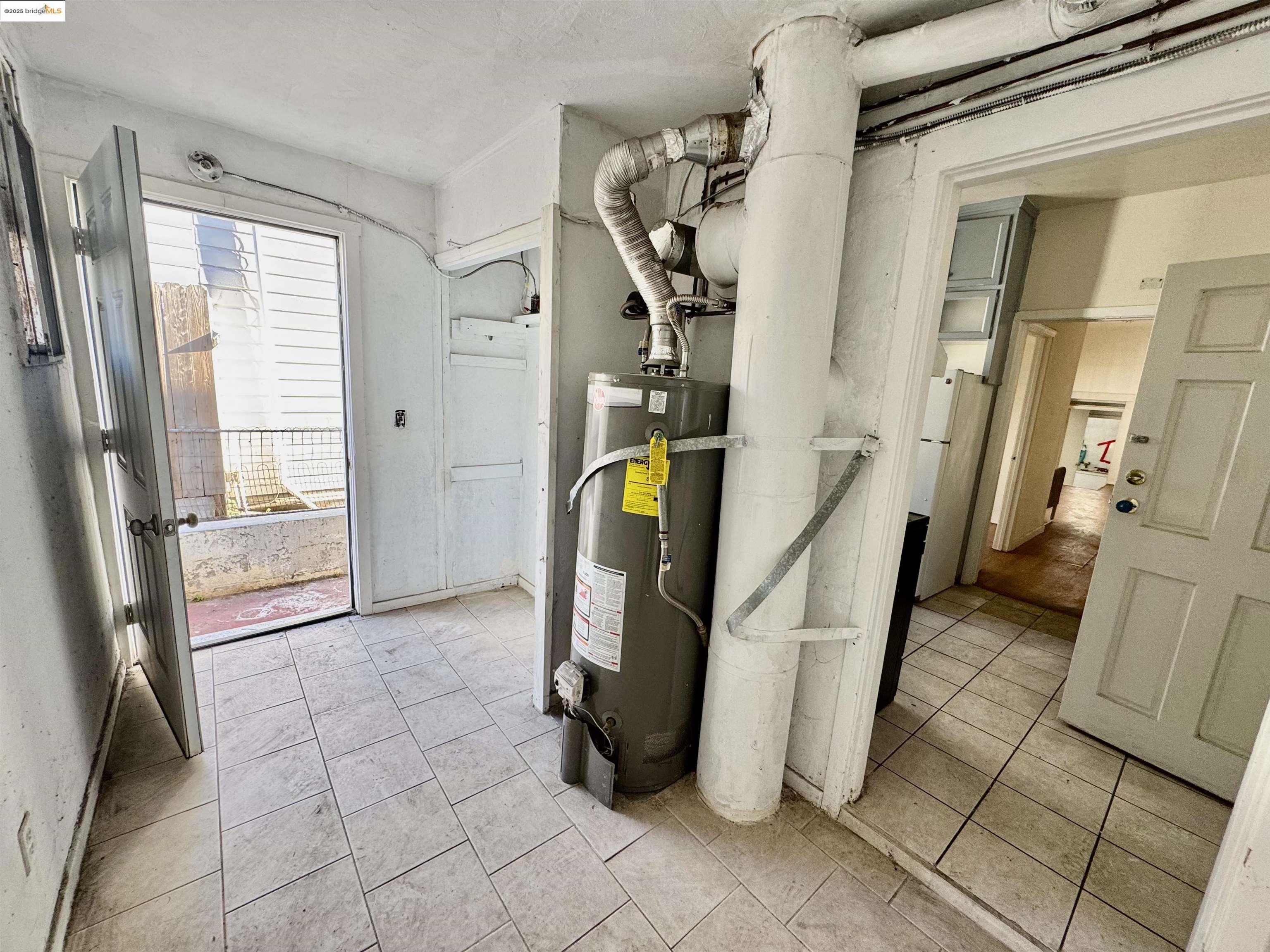 220 International Blvd, Oakland, CA, 94606