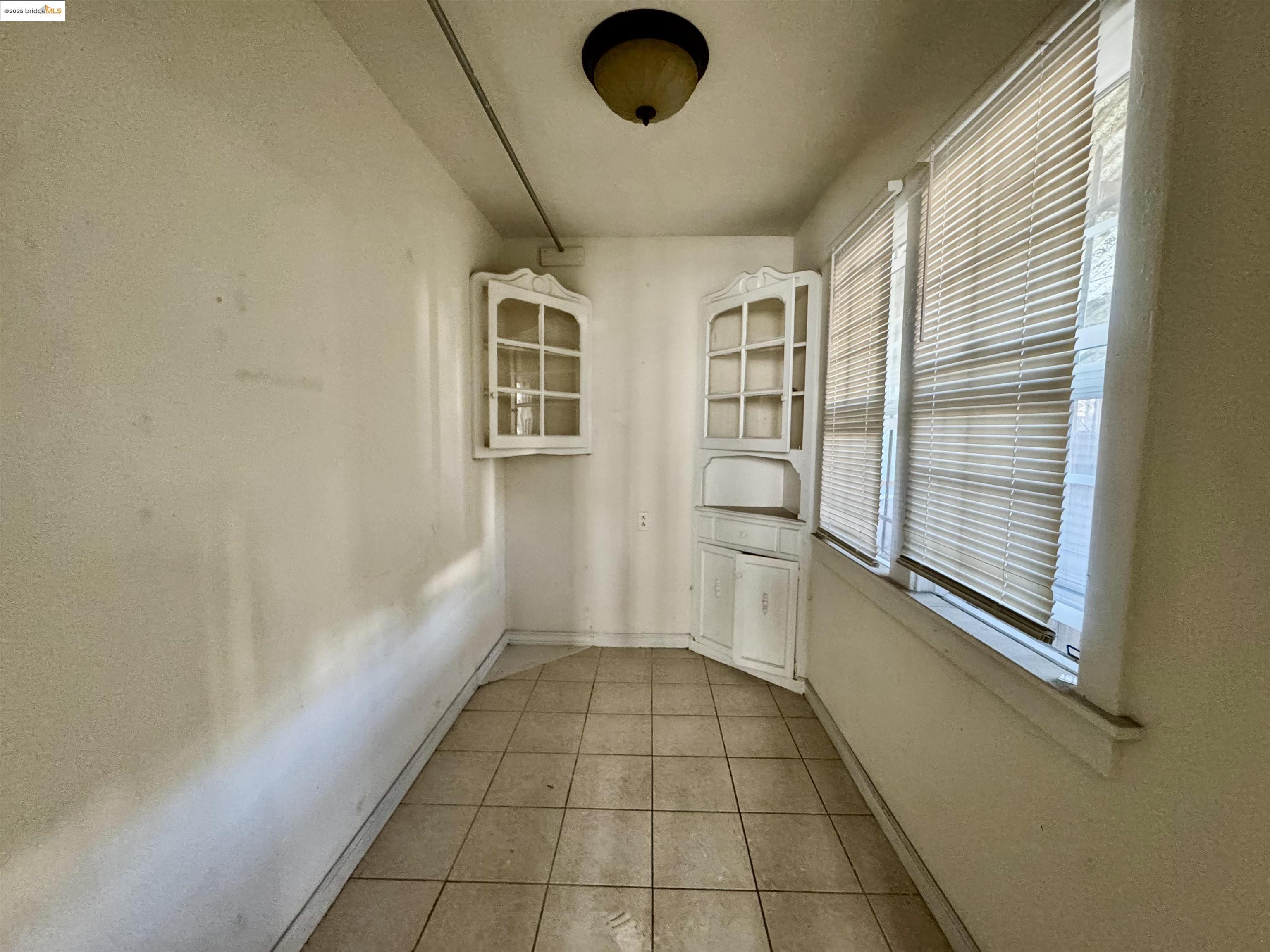 220 International Blvd, Oakland, CA, 94606