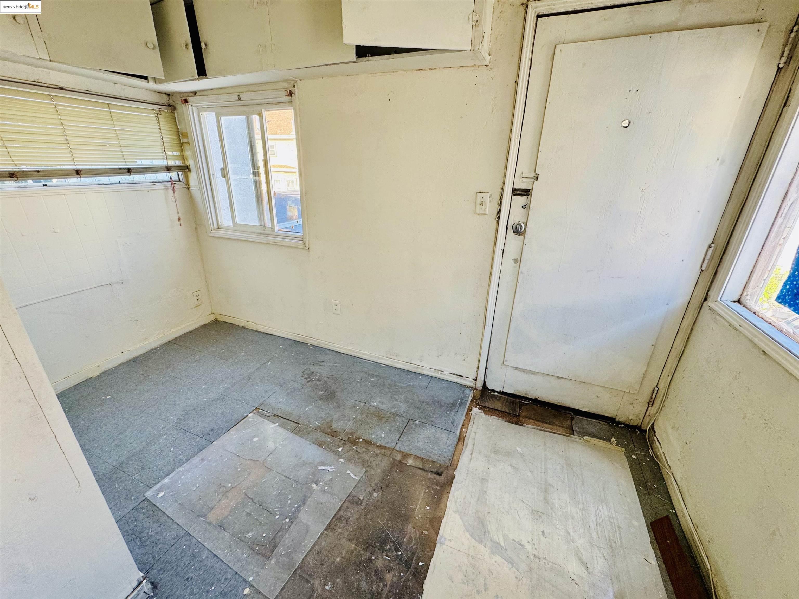 220 International Blvd, Oakland, CA, 94606
