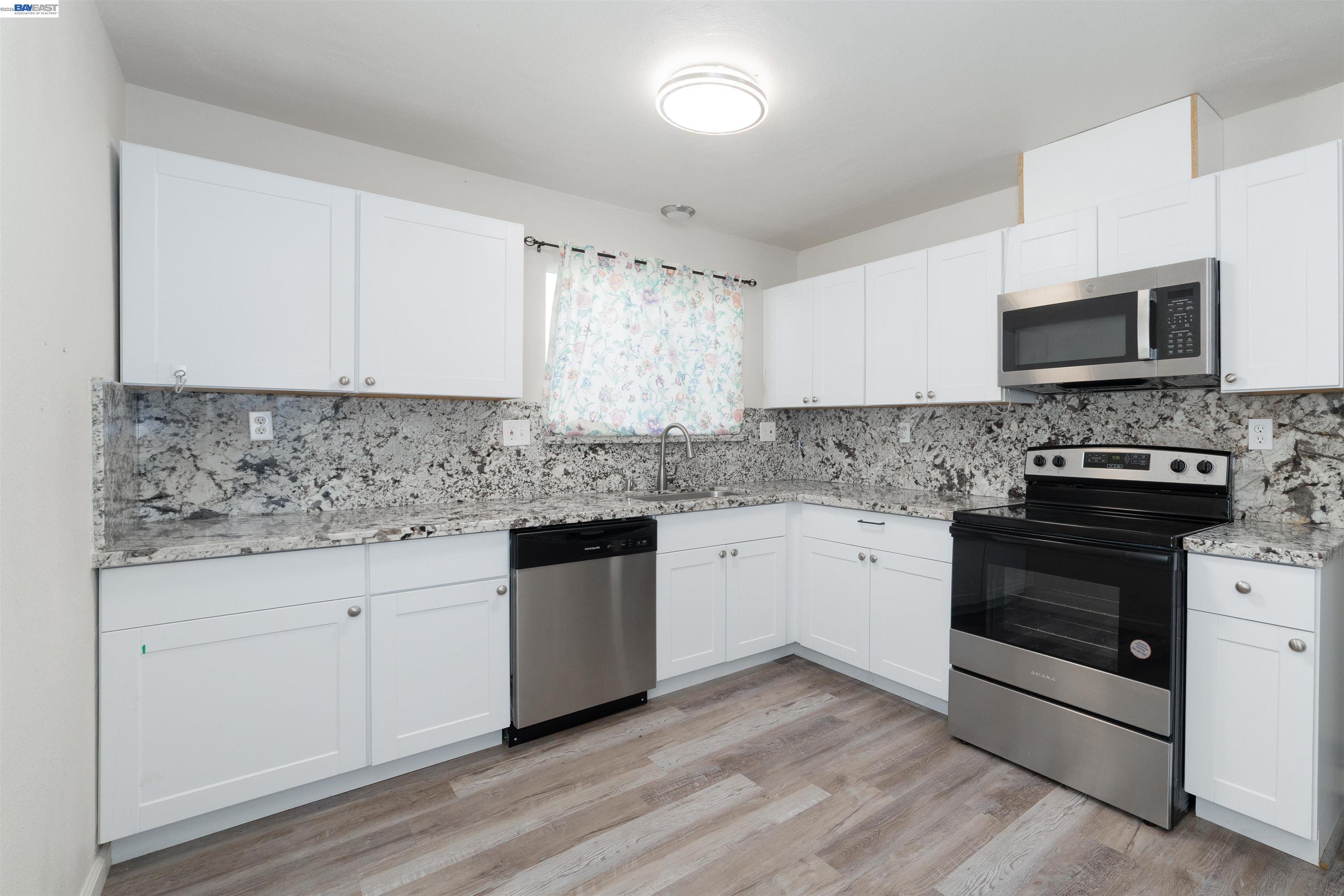 Detail Gallery Image 11 of 22 For 324 Eva Ct, Manteca,  CA 95336 - 3 Beds | 2 Baths