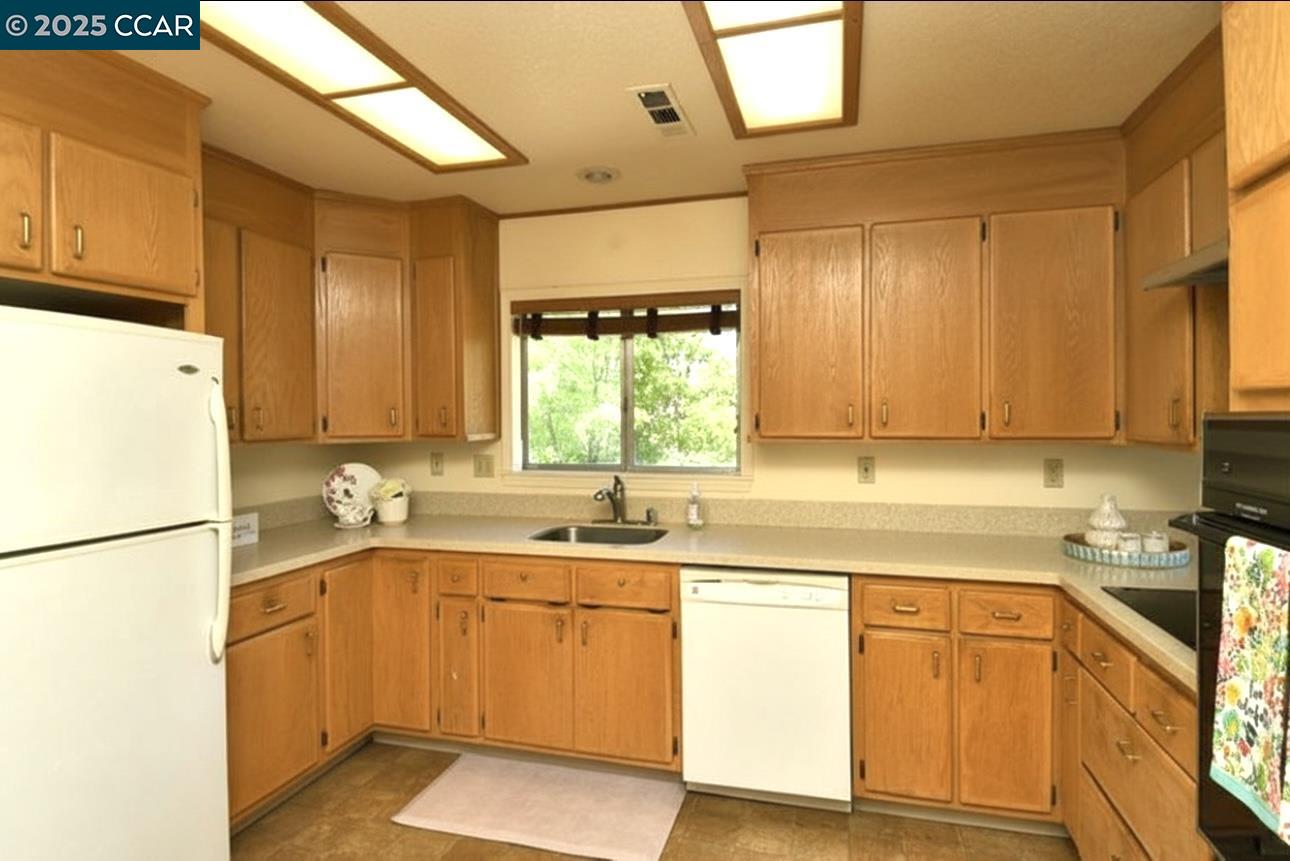 9687 Manzanita Way, Coulterville CA 95311 — photo 10