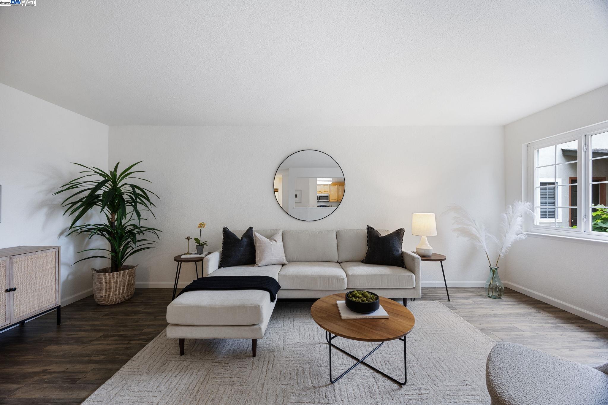 Front Image Thumbnail for BE41114299