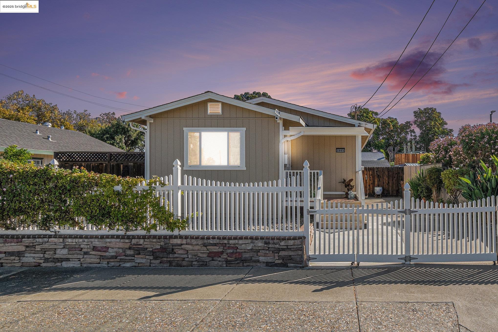 Front Image Thumbnail for EB41114449