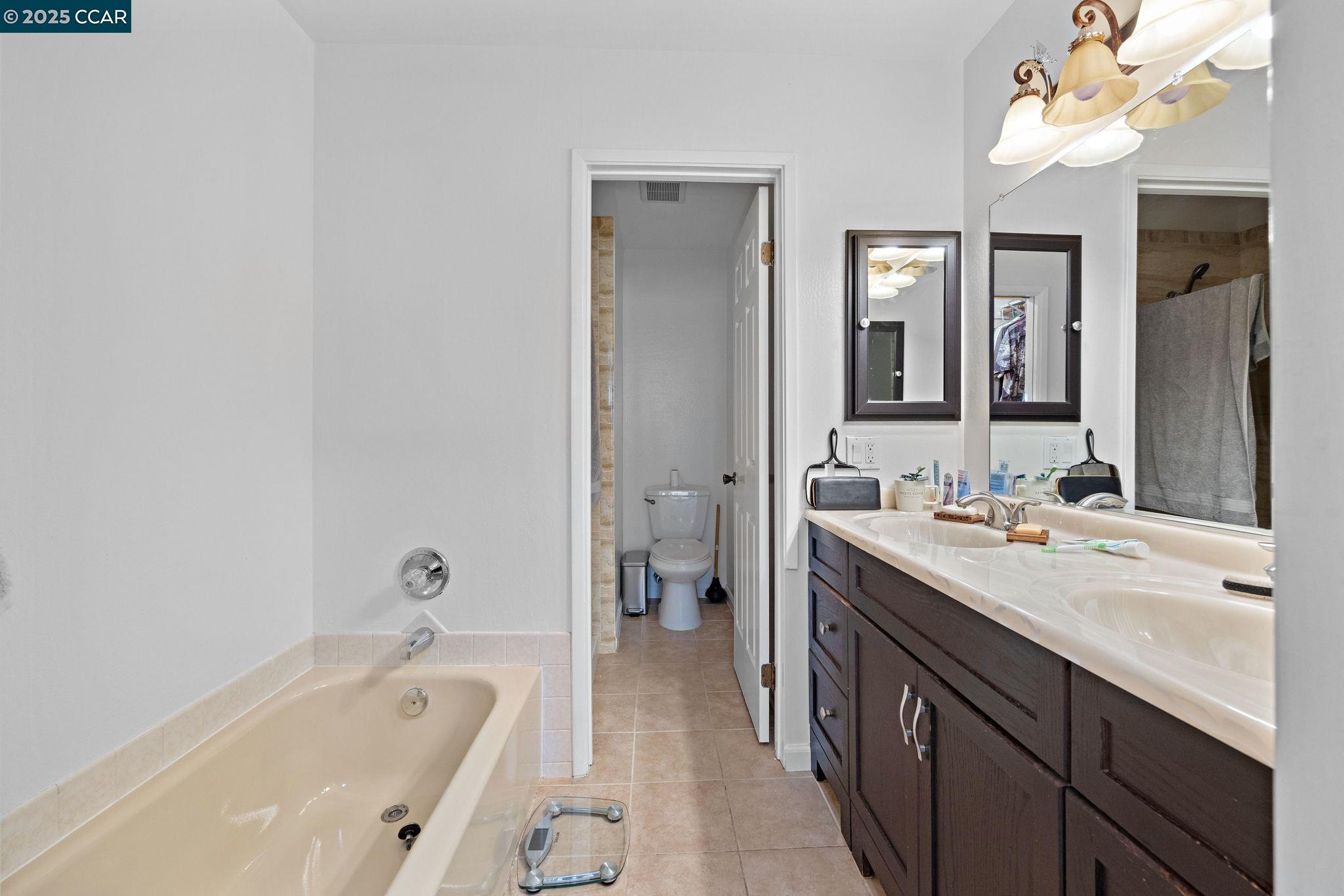 Detail Gallery Image 19 of 44 For 624 Primrose Ter, Pinole,  CA 94564 - 3 Beds | 2/1 Baths