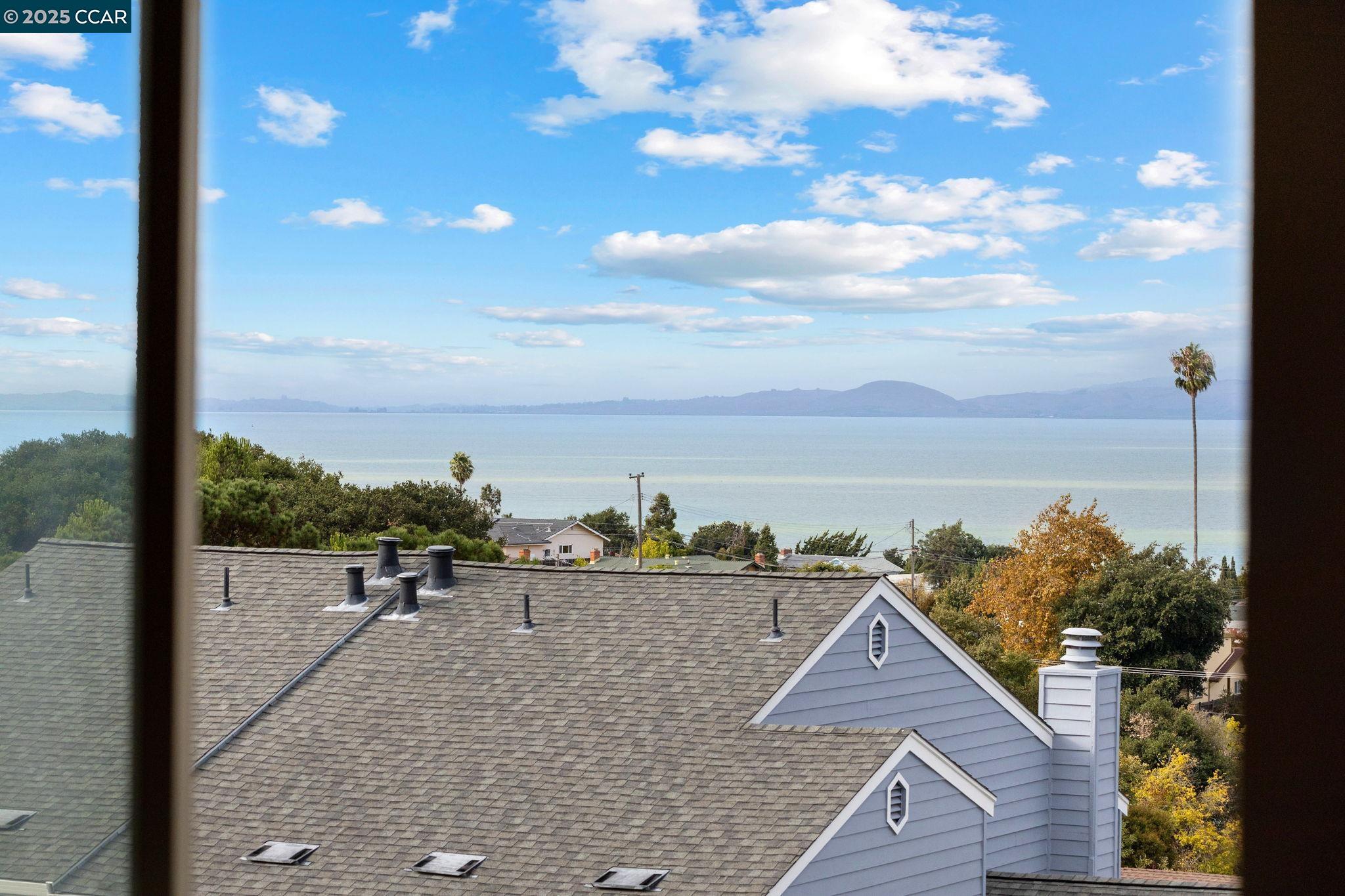 Detail Gallery Image 26 of 44 For 624 Primrose Ter, Pinole,  CA 94564 - 3 Beds | 2/1 Baths