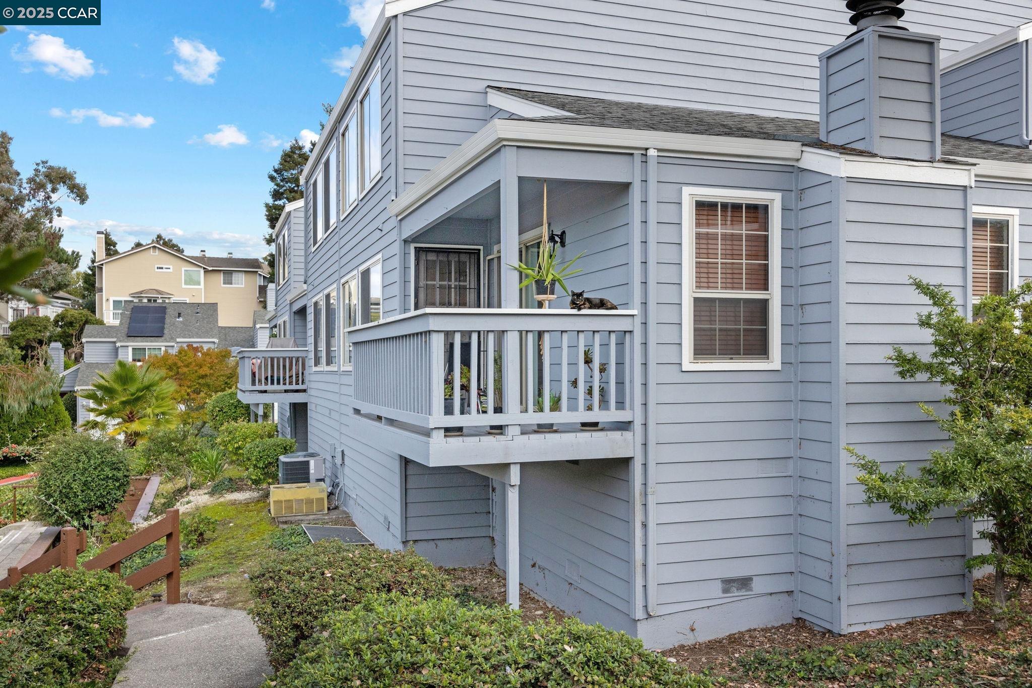 Detail Gallery Image 32 of 44 For 624 Primrose Ter, Pinole,  CA 94564 - 3 Beds | 2/1 Baths