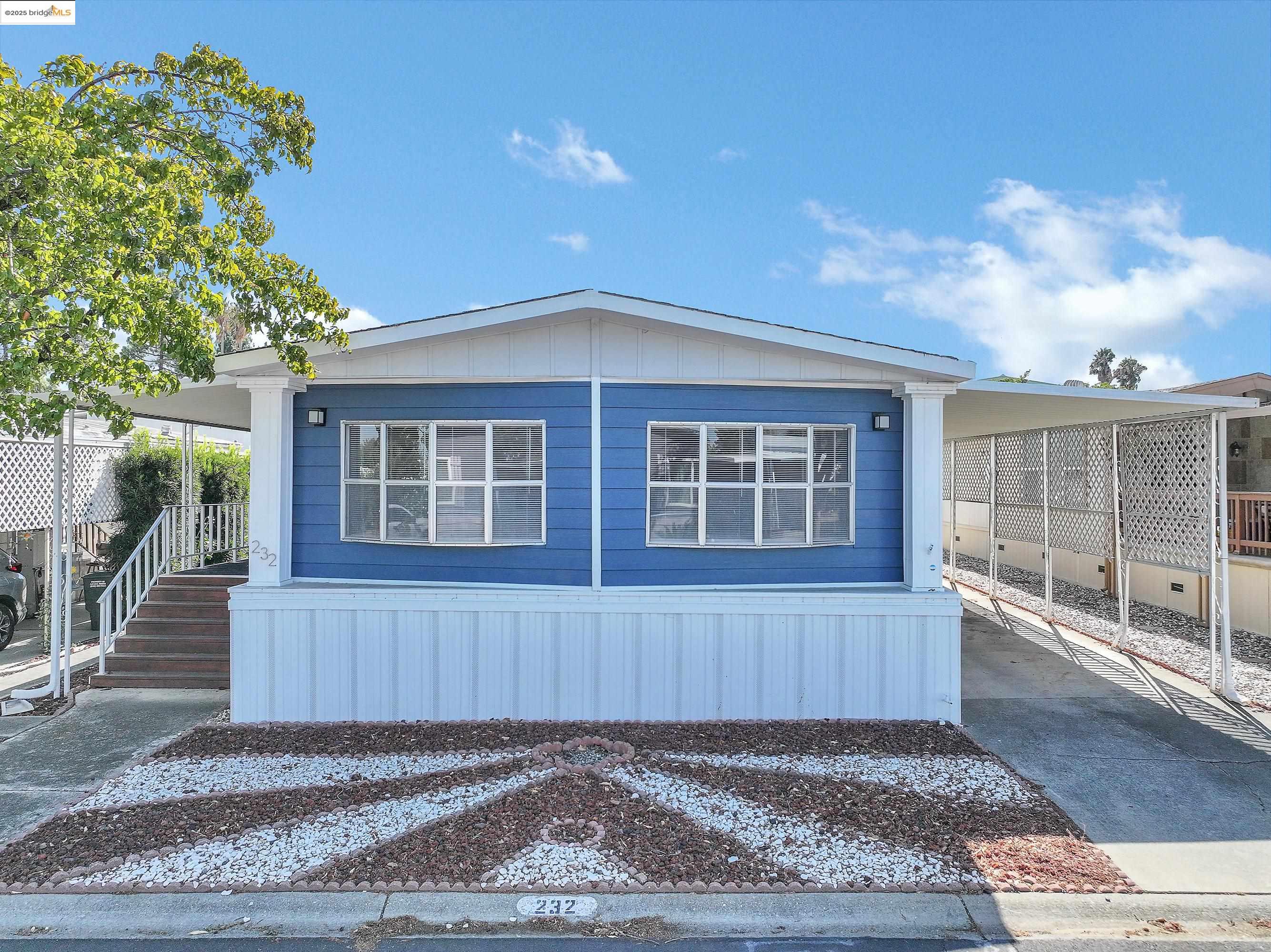 Front Image Thumbnail for EB41114666