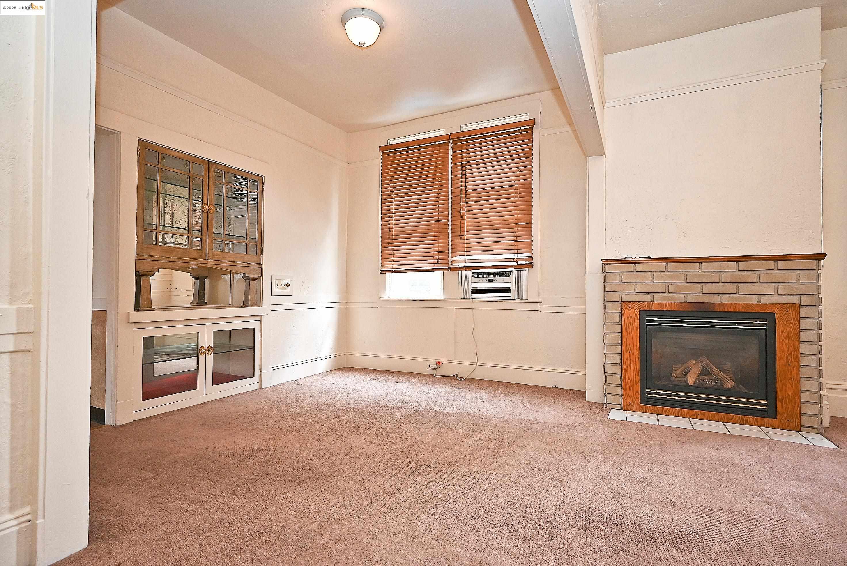 672 33Rd St, Oakland CA 94609 — photo 9