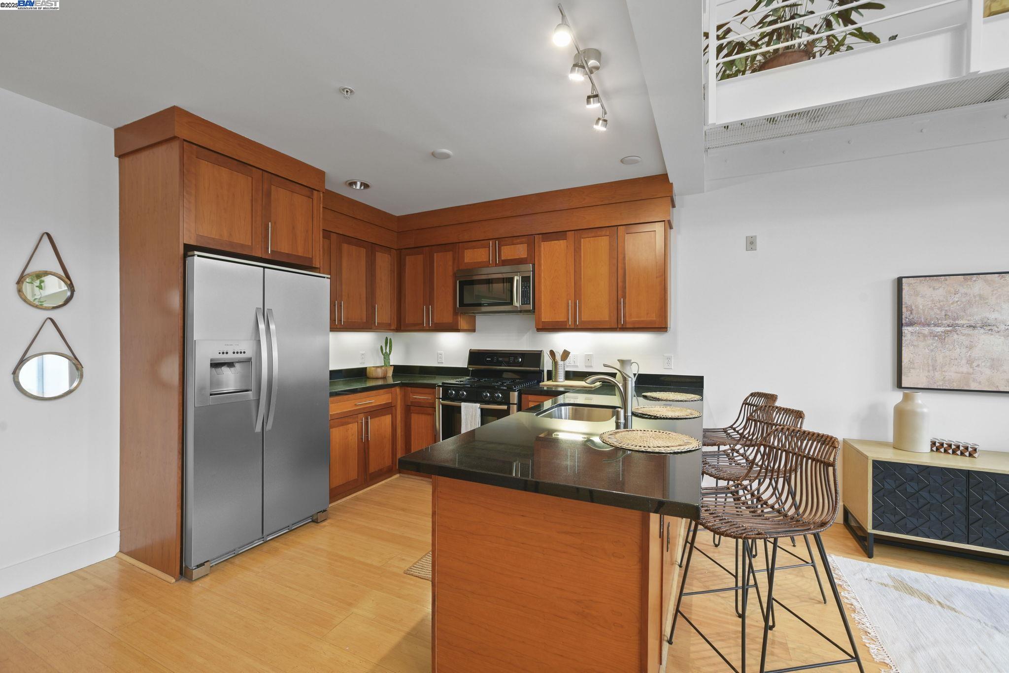 Detail Gallery Image 19 of 47 For 3960 Adeline St #107,  Emeryville,  CA 94608 - 1 Beds | 1/1 Baths