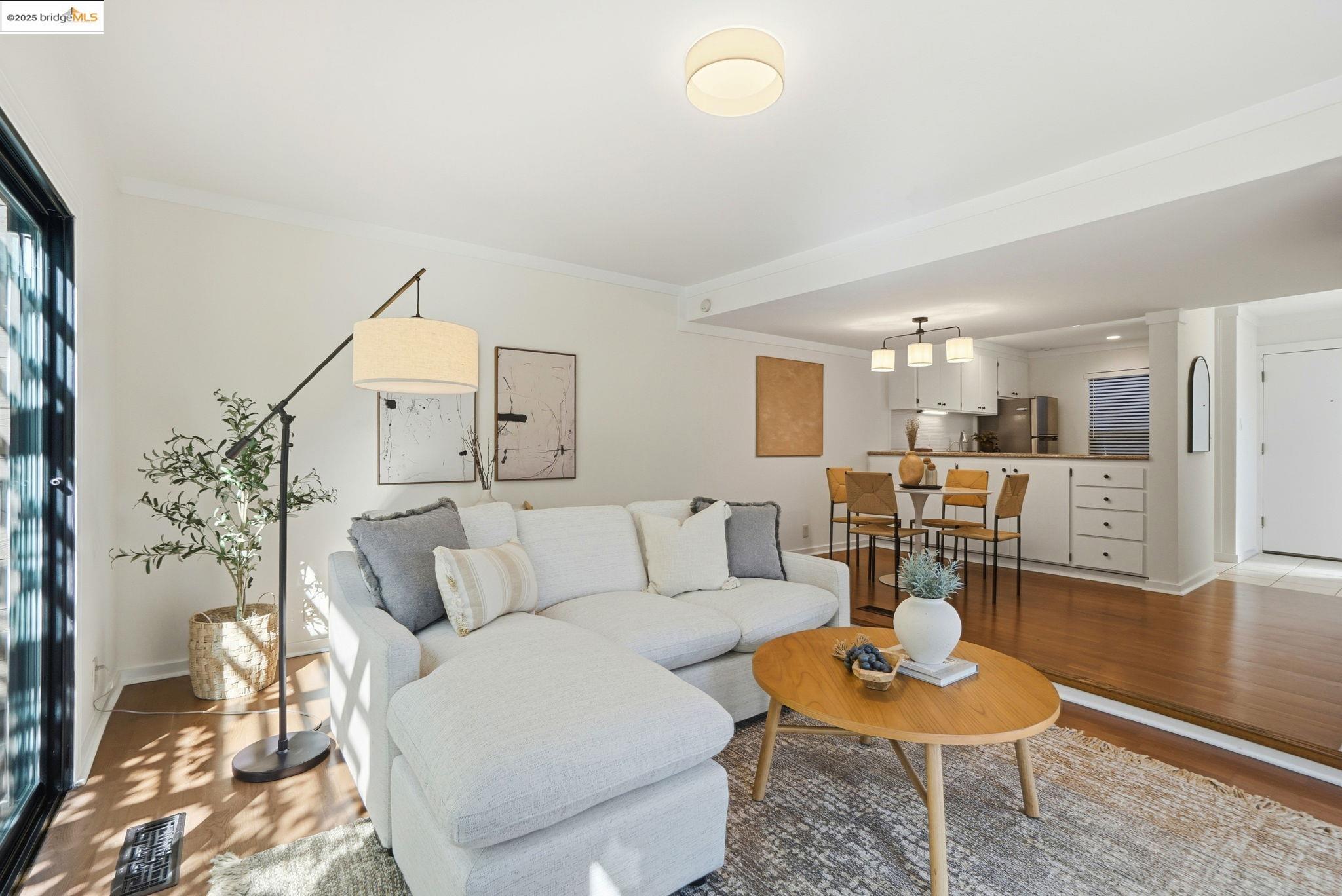 Front Image Thumbnail for EB41115080