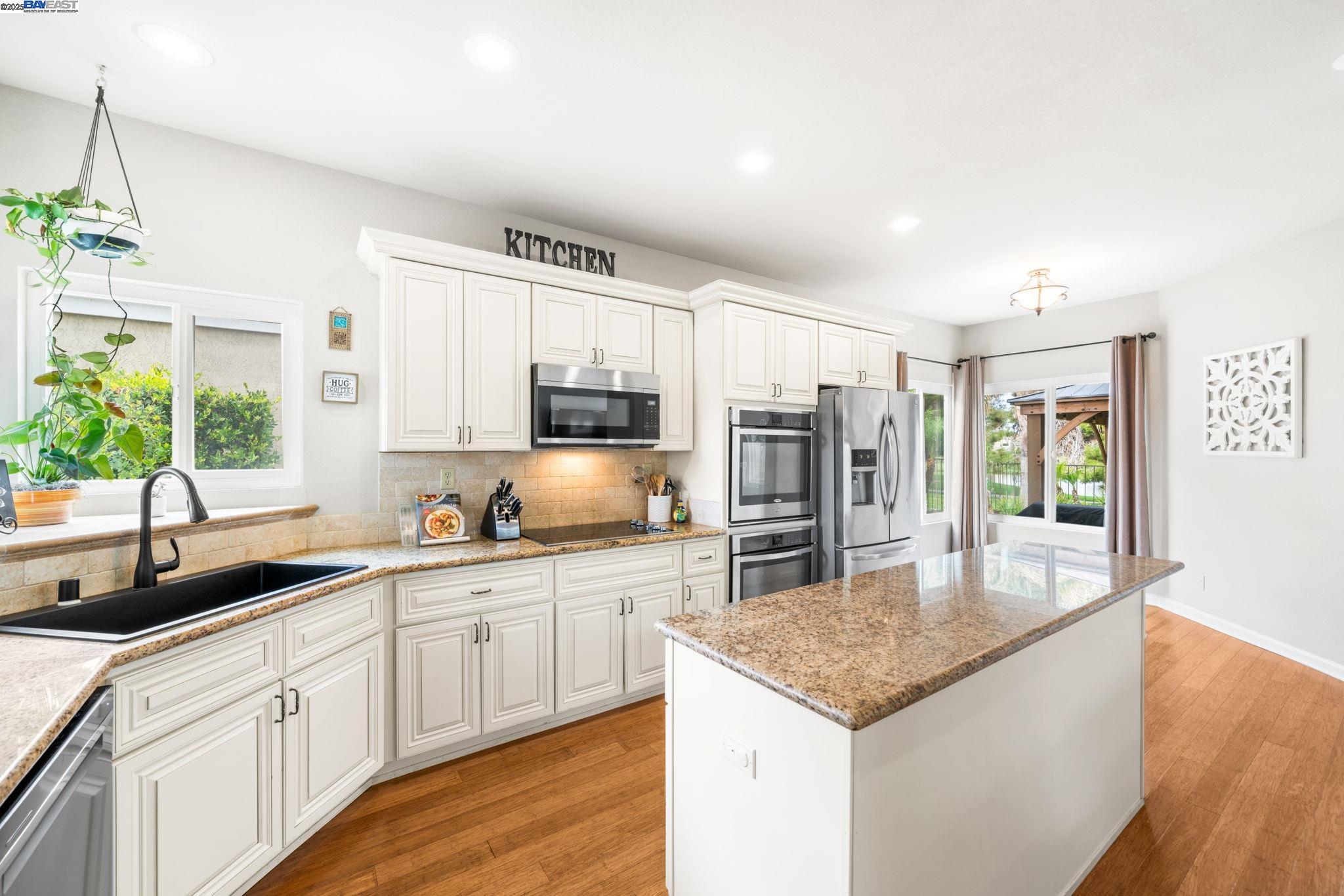 Front Image Thumbnail for BE41115082