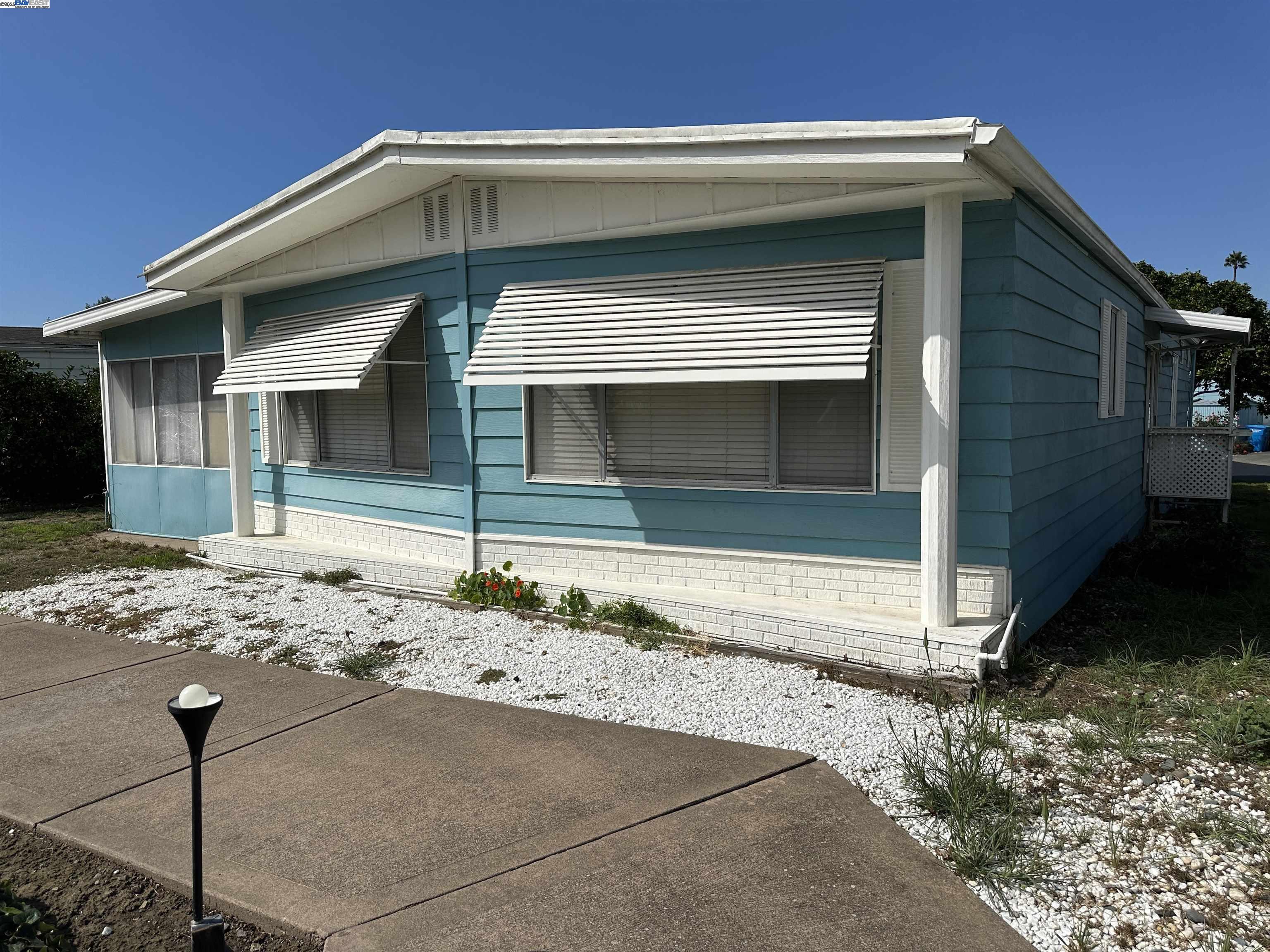 Front Image Thumbnail for BE41115282