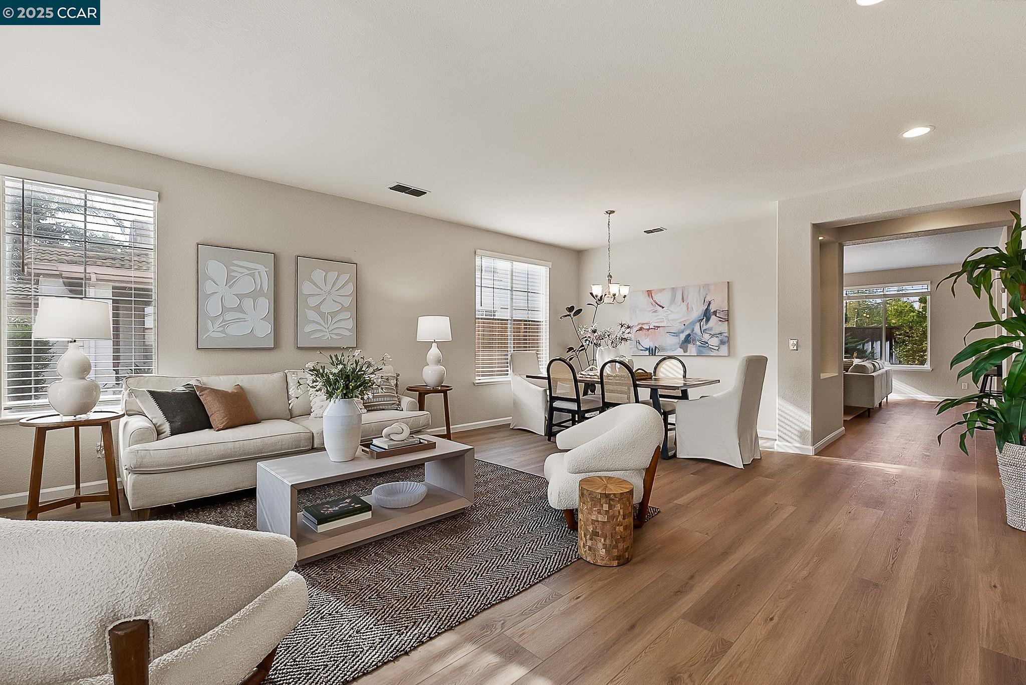 Front Image Thumbnail for CC41115295