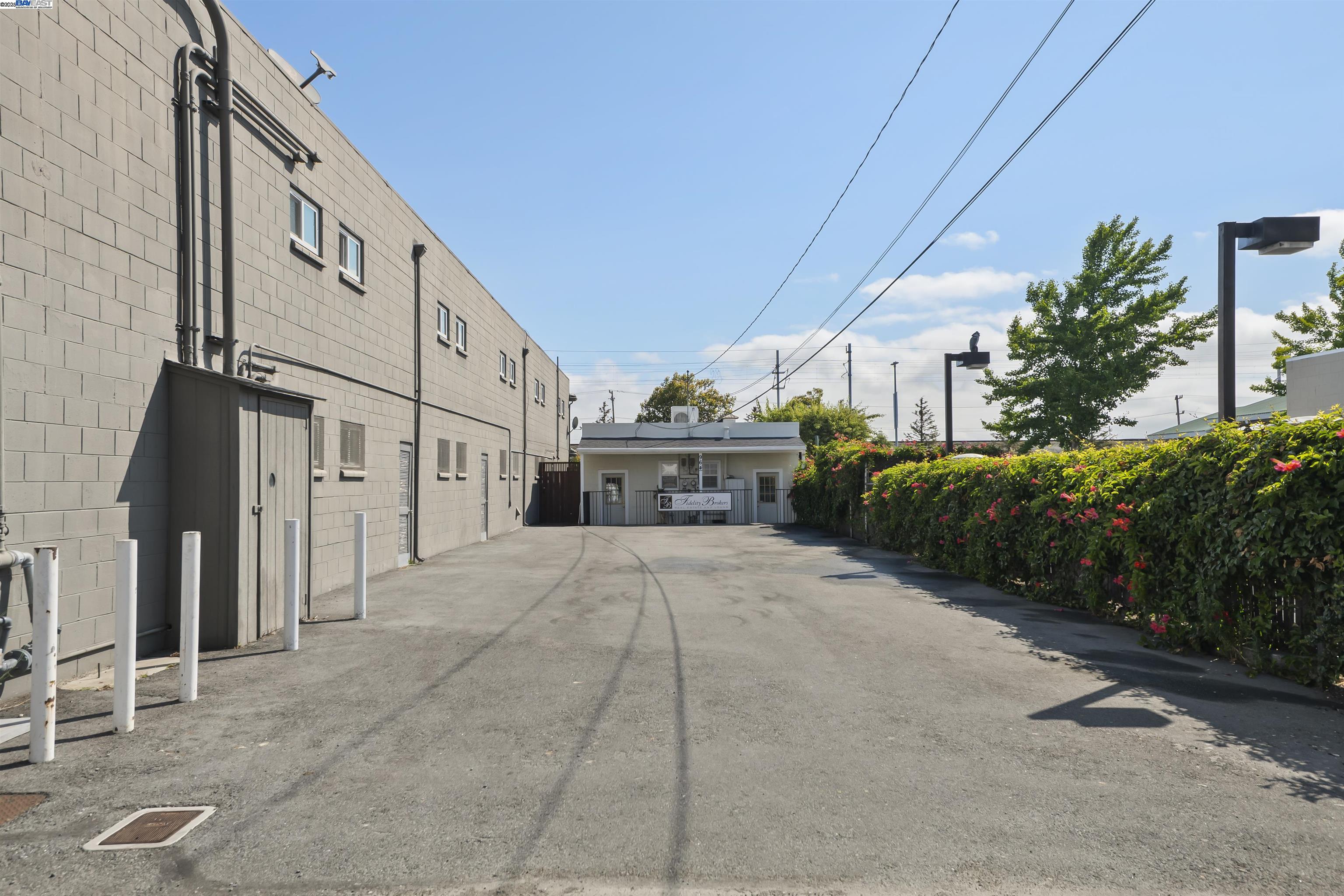 Front Image Thumbnail for BE41115299