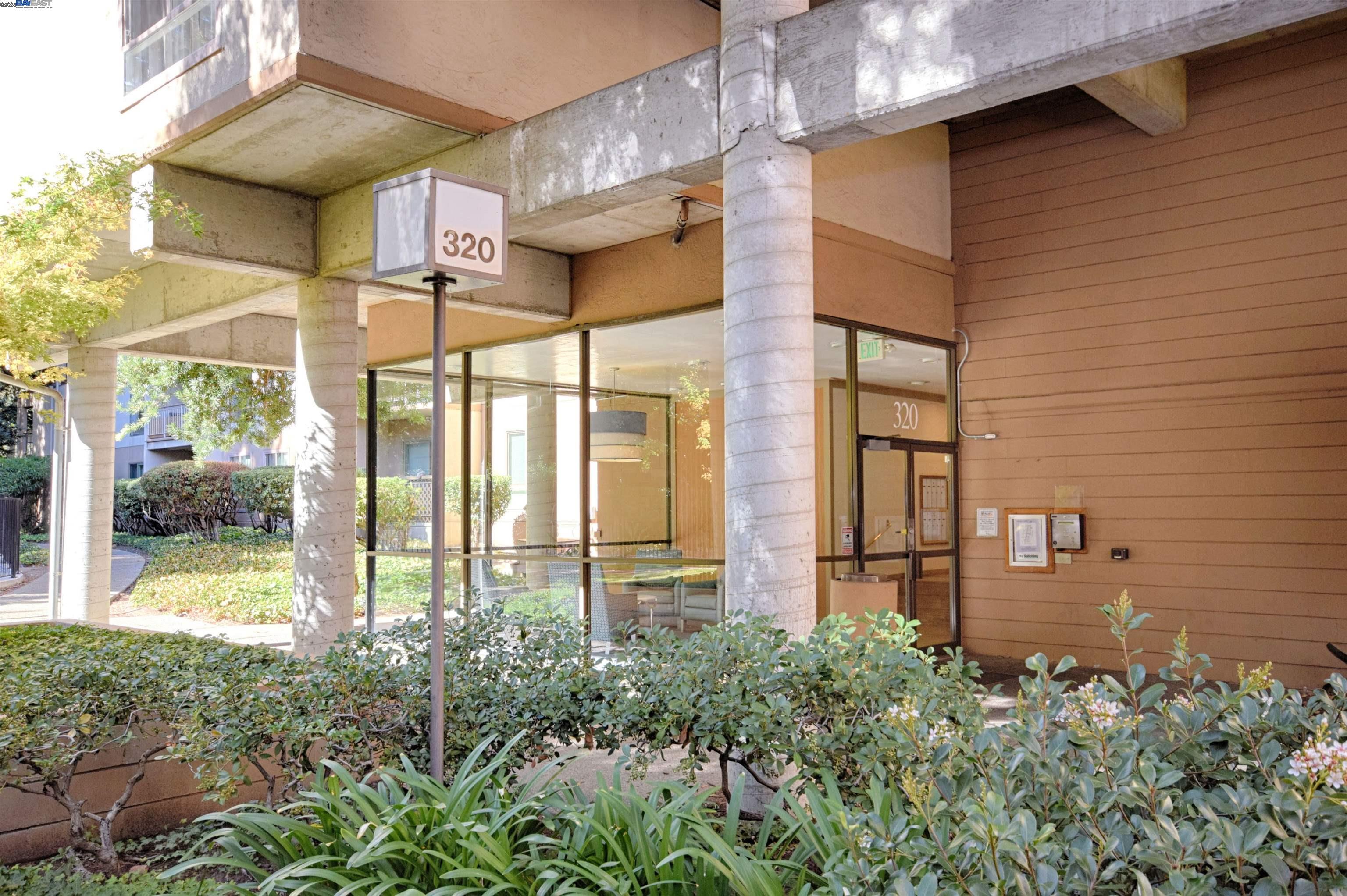 Front Image Thumbnail for BE41115340