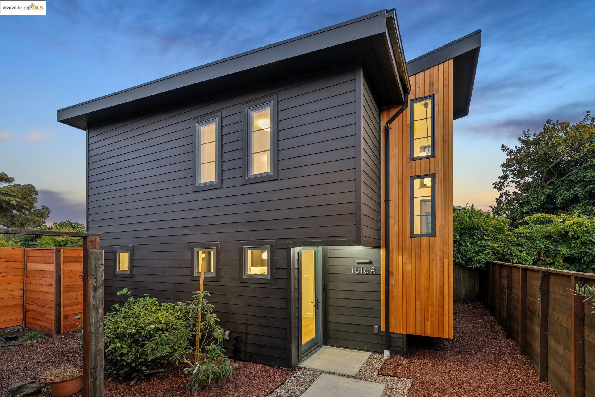 Front Image Thumbnail for EB41115508