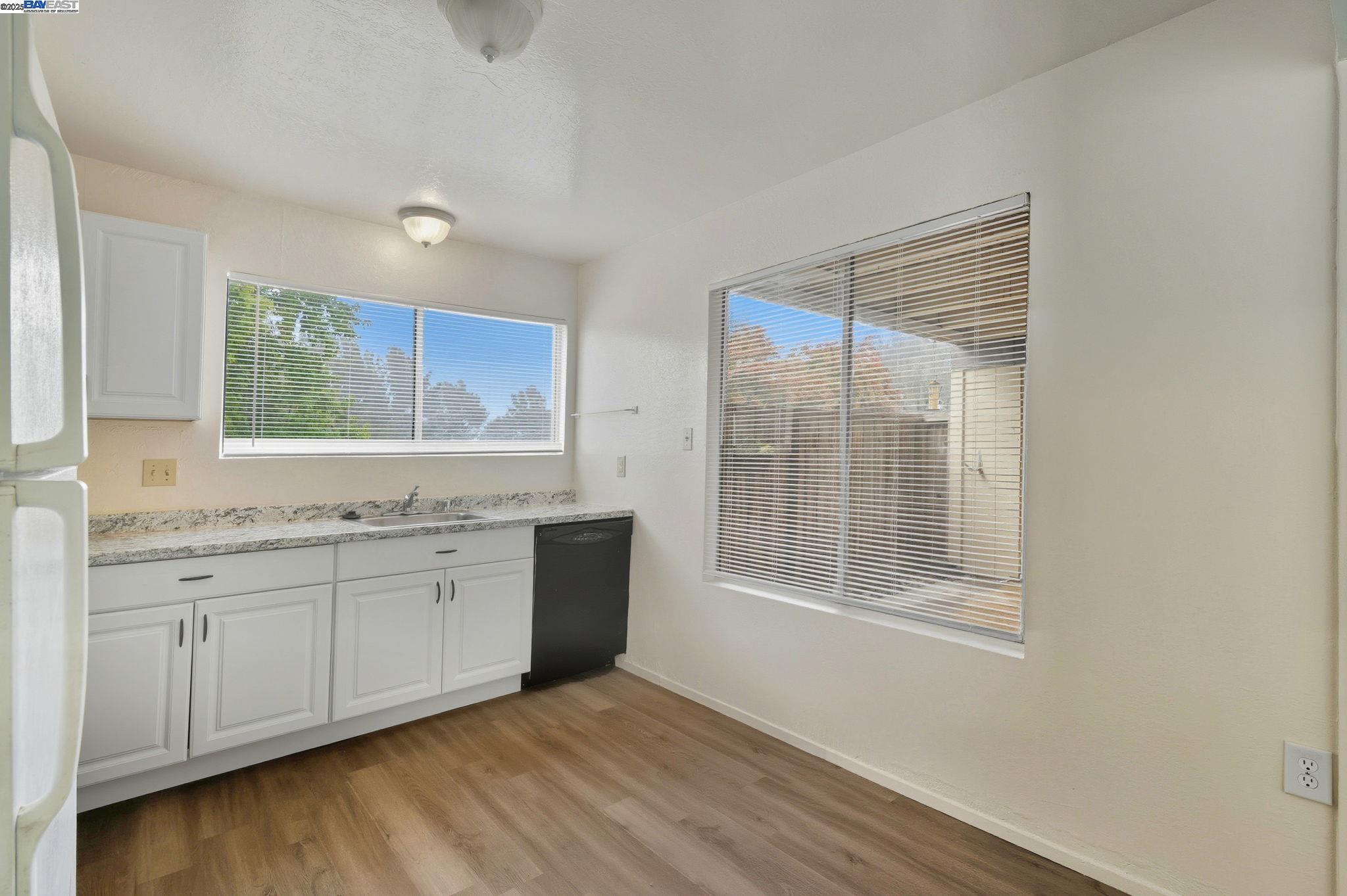 Detail Gallery Image 15 of 34 For 355 Parkview Ter #D1,  Vallejo,  CA 94589 - 2 Beds | 1 Baths