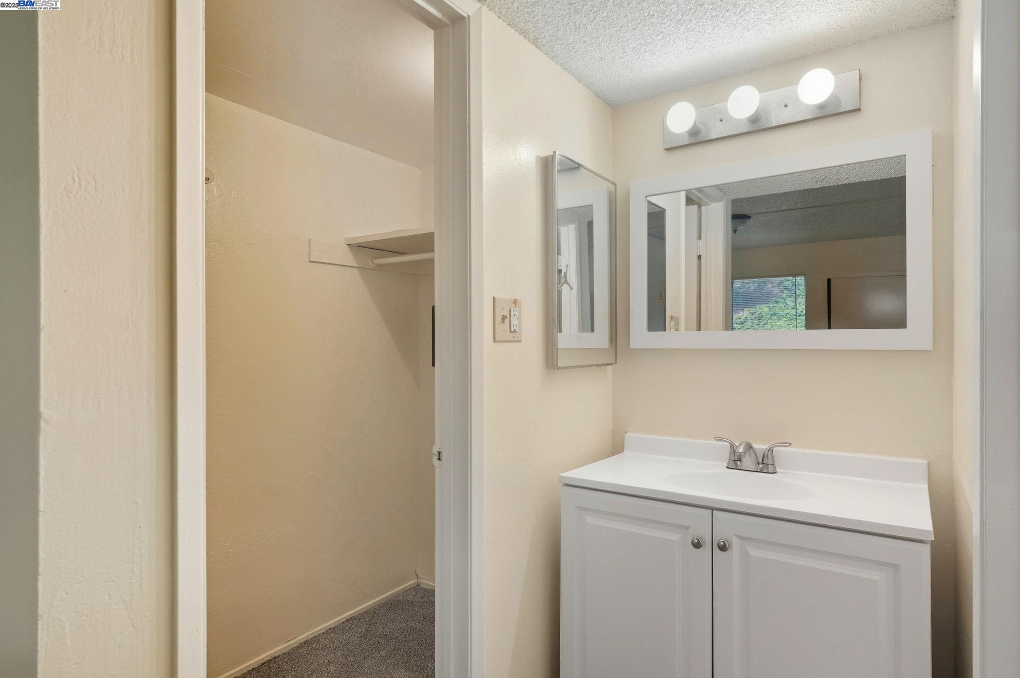 Detail Gallery Image 26 of 34 For 355 Parkview Ter #D1,  Vallejo,  CA 94589 - 2 Beds | 1 Baths