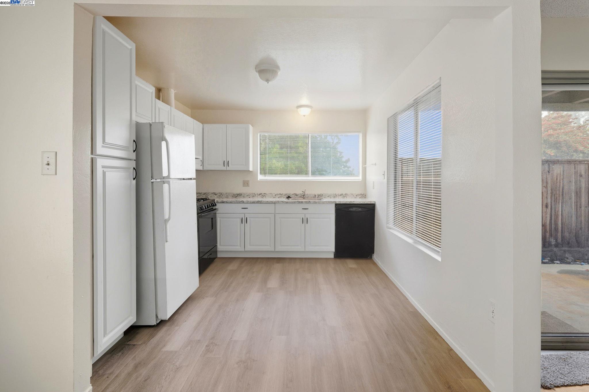 Detail Gallery Image 6 of 34 For 355 Parkview Ter #D1,  Vallejo,  CA 94589 - 2 Beds | 1 Baths