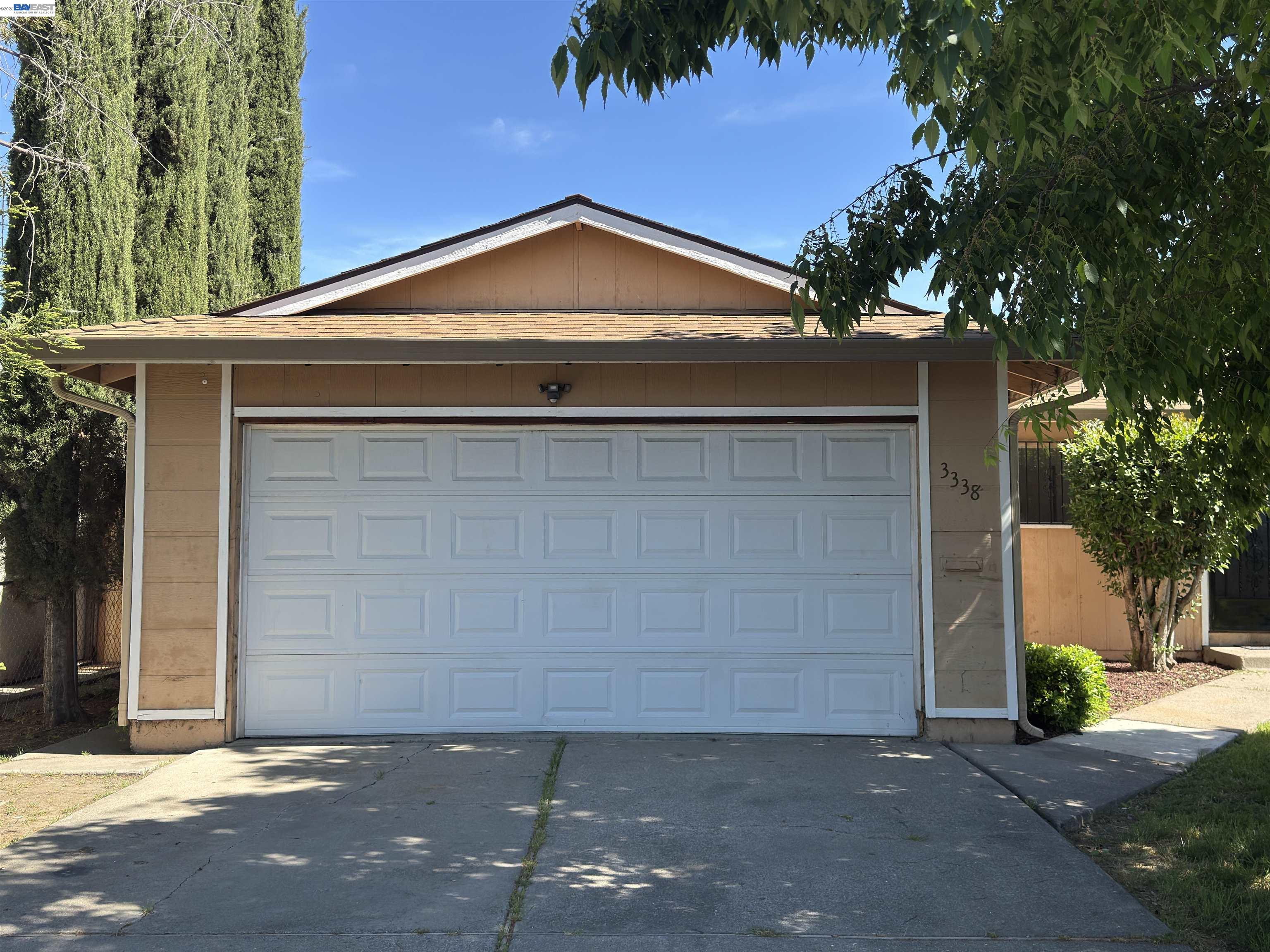 Detail Gallery Image 2 of 40 For 3338 Zamora Way, Stockton,  CA 95206 - 3 Beds | 1/1 Baths