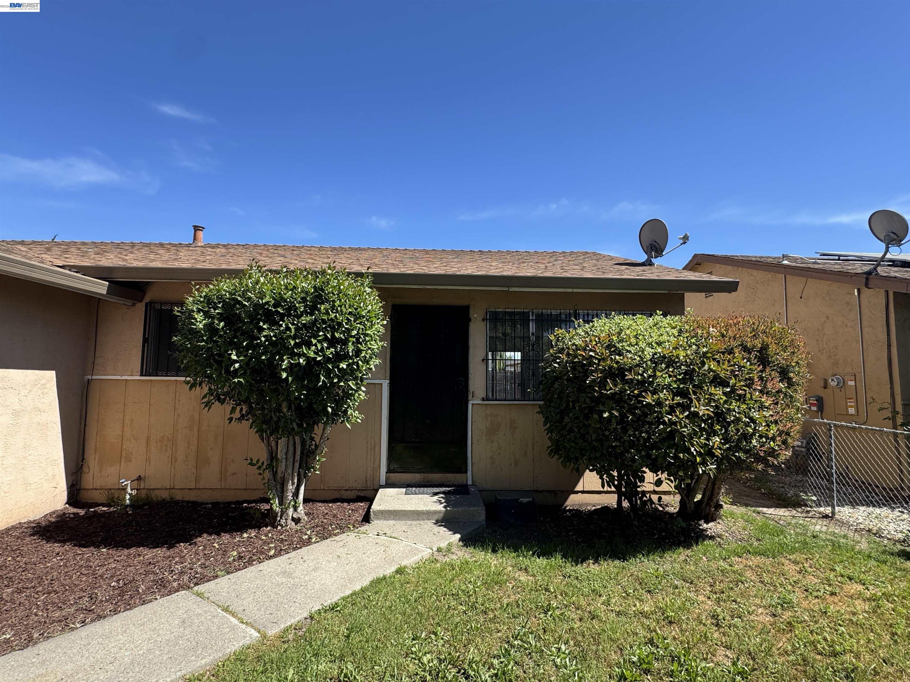 Detail Gallery Image 3 of 40 For 3338 Zamora Way, Stockton,  CA 95206 - 3 Beds | 1/1 Baths