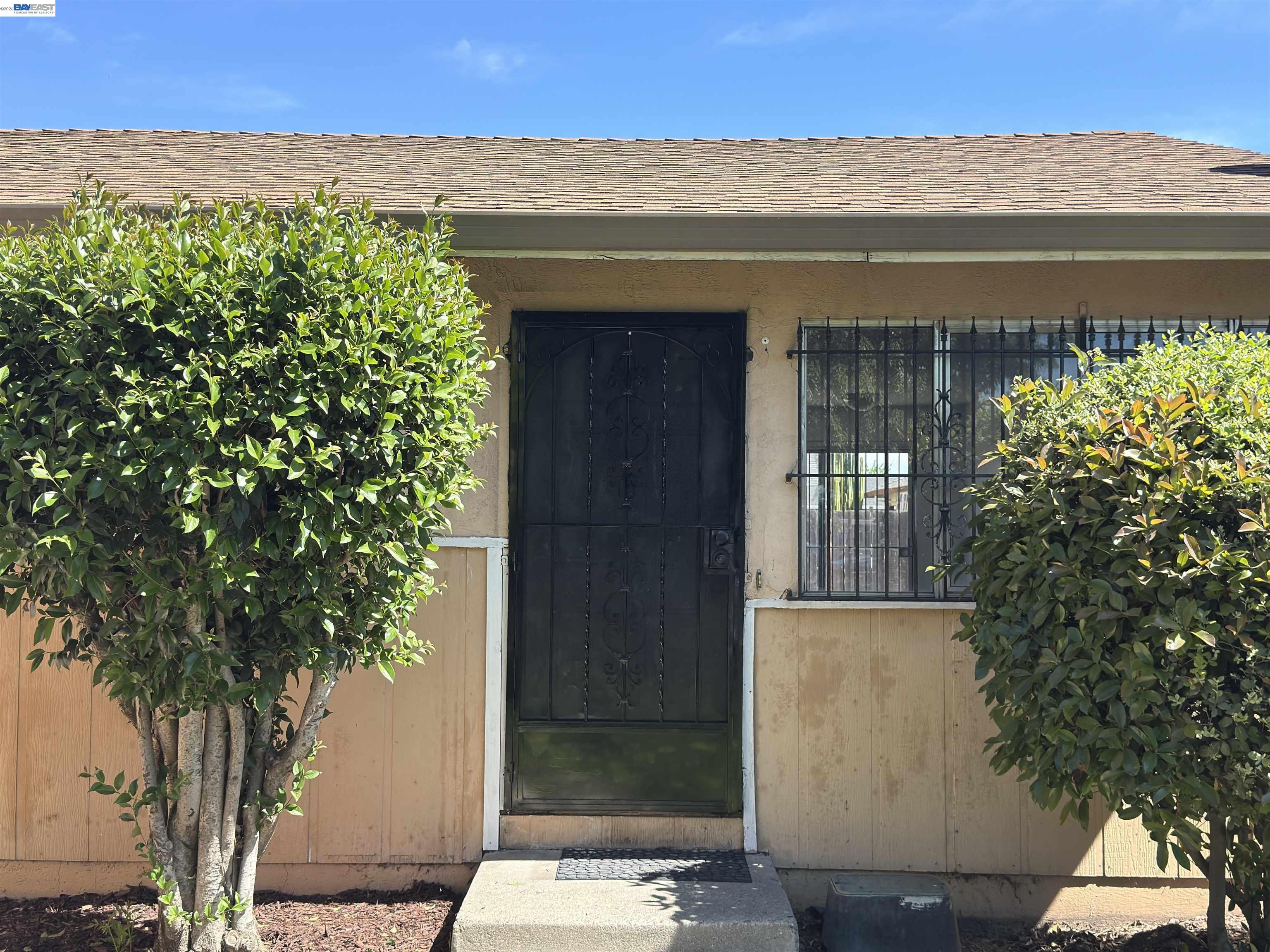 Detail Gallery Image 4 of 40 For 3338 Zamora Way, Stockton,  CA 95206 - 3 Beds | 1/1 Baths