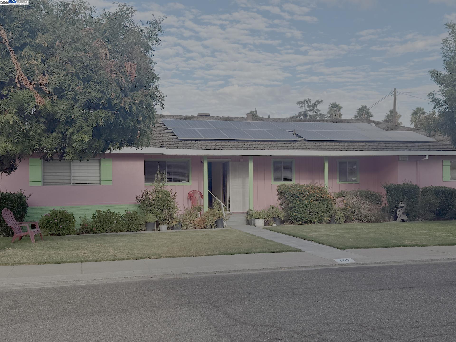 Detail Gallery Image 2 of 23 For 701 N 3rd St, Patterson,  CA 95363 - 3 Beds | 2 Baths