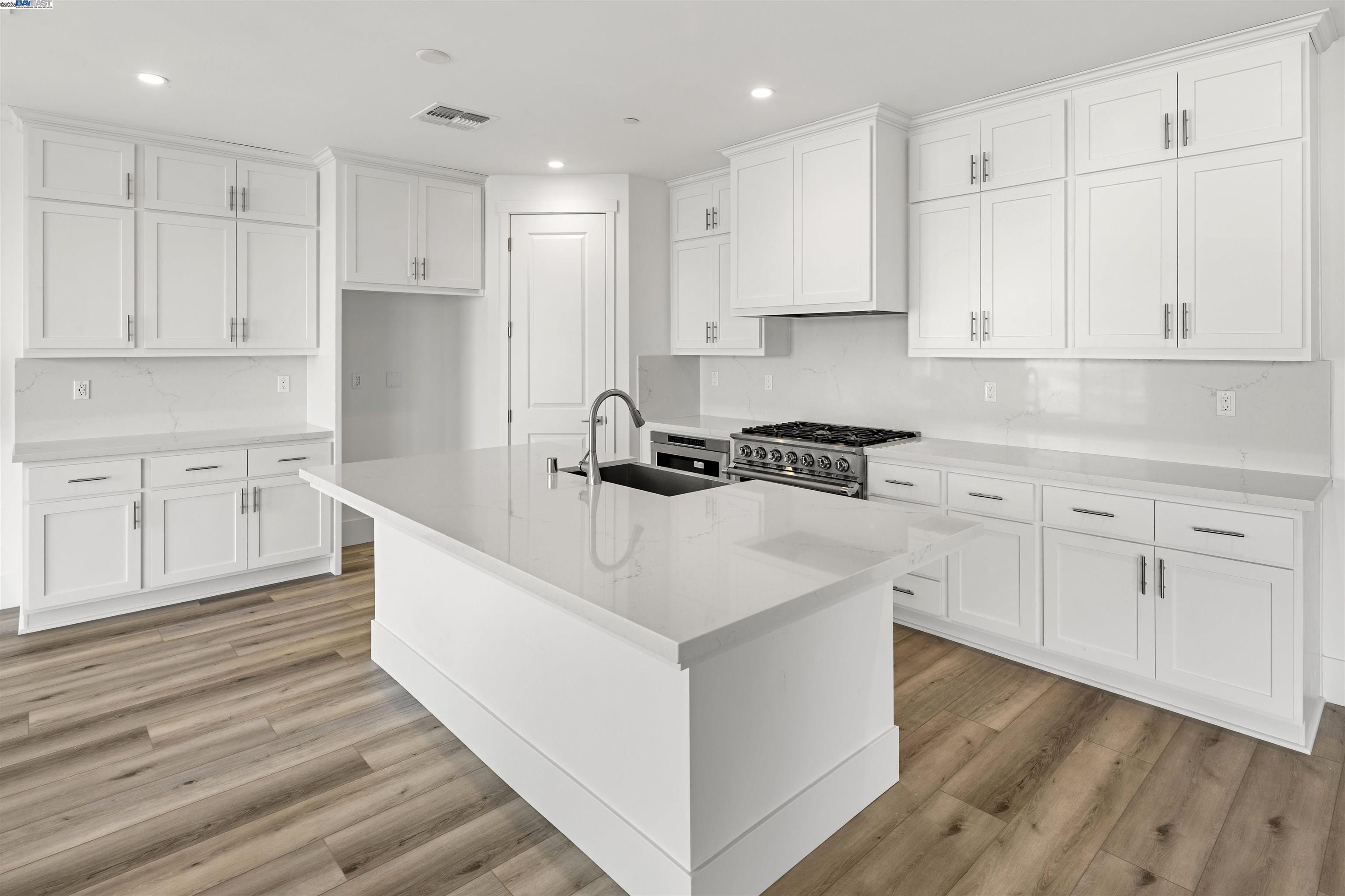 Detail Gallery Image 8 of 35 For 3641 Delta Coves Drive, Bethel Island,  CA 94511 - 5 Beds | 3 Baths