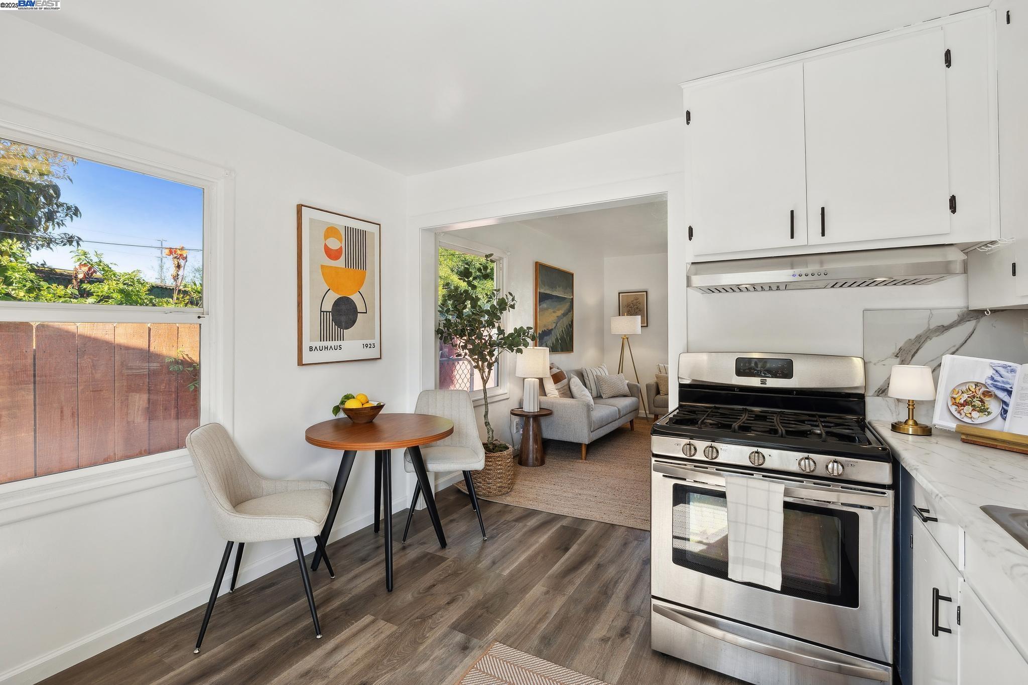 Detail Gallery Image 14 of 28 For 108 Cypress St #D,  Alameda,  CA 94501 - 2 Beds | 1 Baths