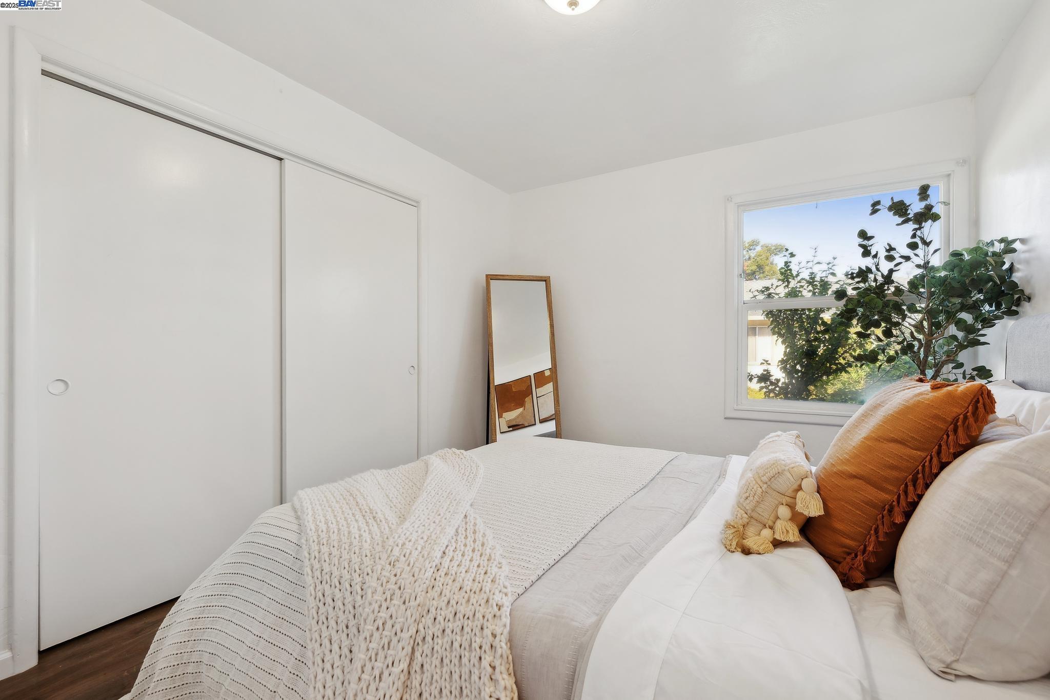 Detail Gallery Image 16 of 28 For 108 Cypress St #D,  Alameda,  CA 94501 - 2 Beds | 1 Baths