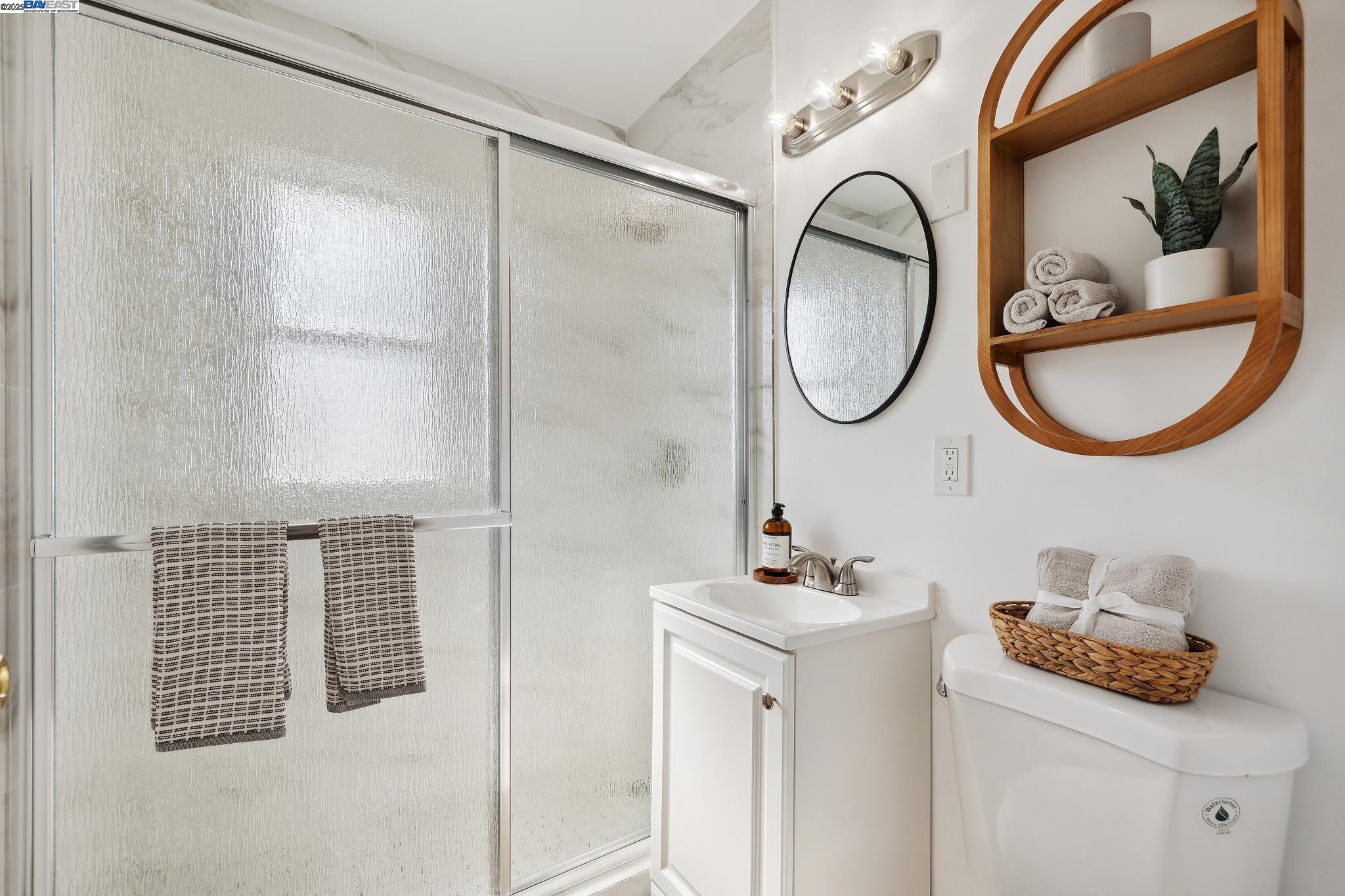 Detail Gallery Image 20 of 28 For 108 Cypress St #D,  Alameda,  CA 94501 - 2 Beds | 1 Baths