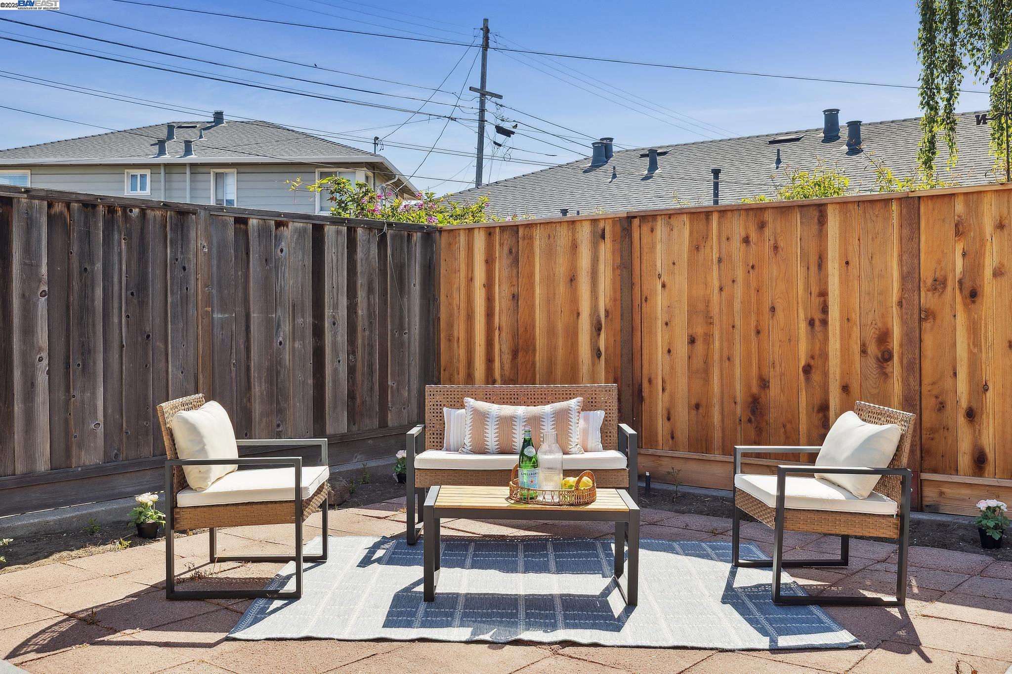 Detail Gallery Image 25 of 28 For 108 Cypress St #D,  Alameda,  CA 94501 - 2 Beds | 1 Baths