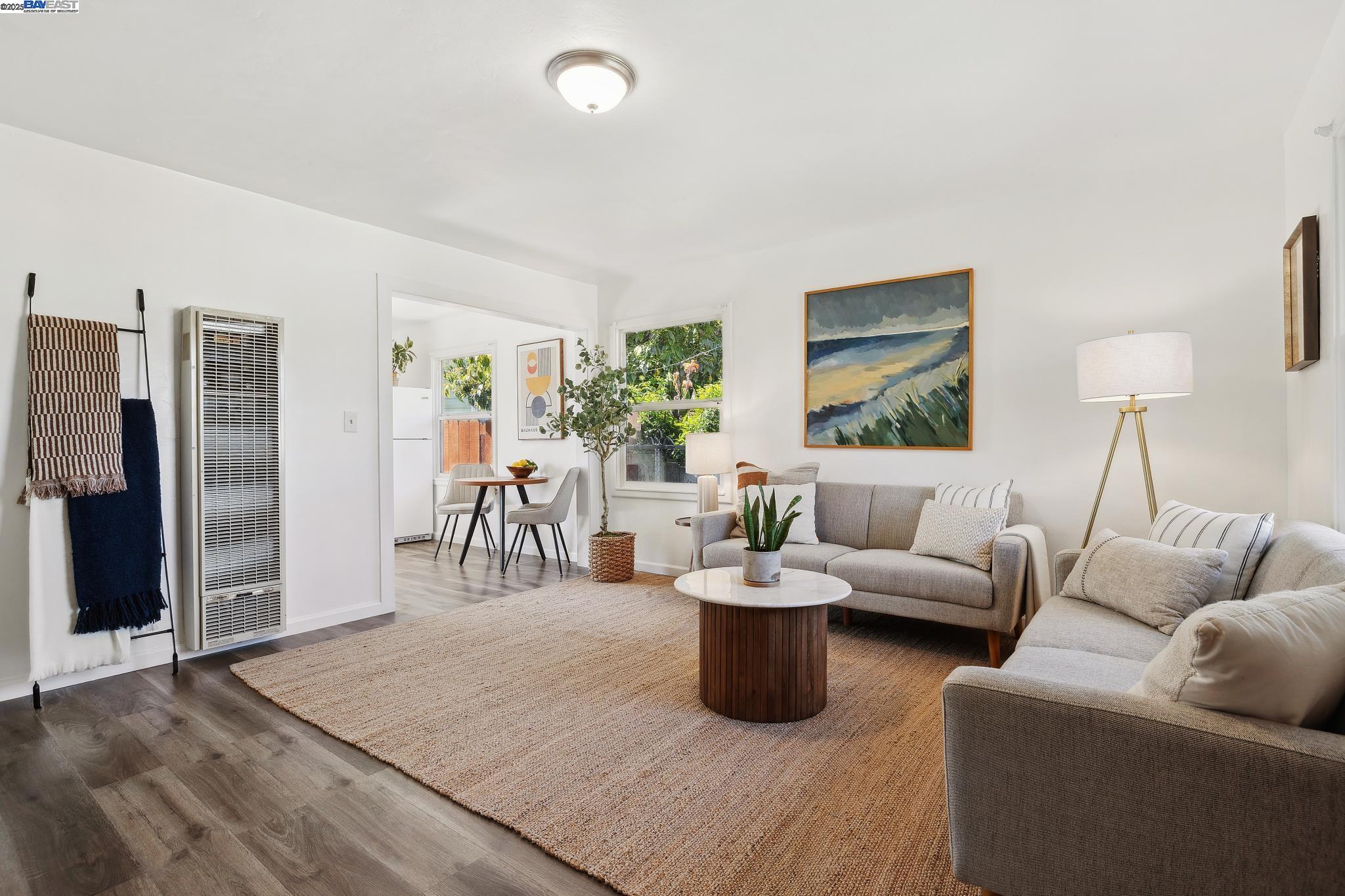 Detail Gallery Image 4 of 28 For 108 Cypress St #D,  Alameda,  CA 94501 - 2 Beds | 1 Baths