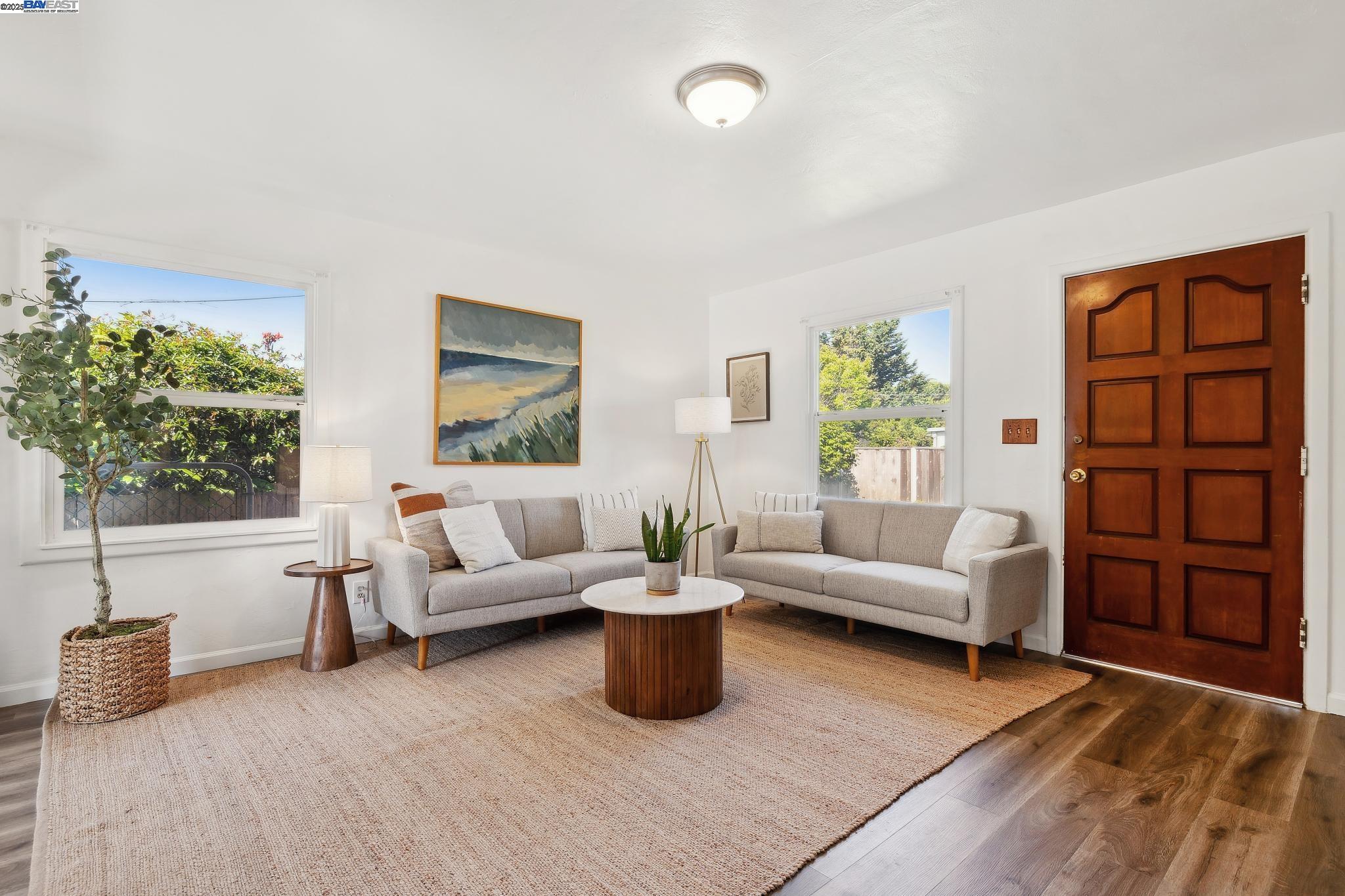 Detail Gallery Image 6 of 28 For 108 Cypress St #D,  Alameda,  CA 94501 - 2 Beds | 1 Baths