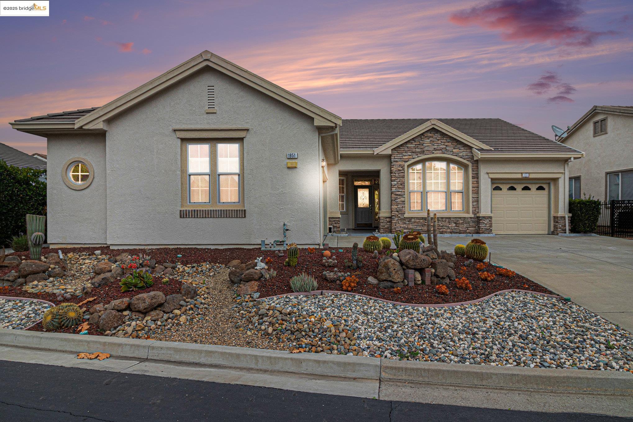 Front Image Thumbnail for EB41115981