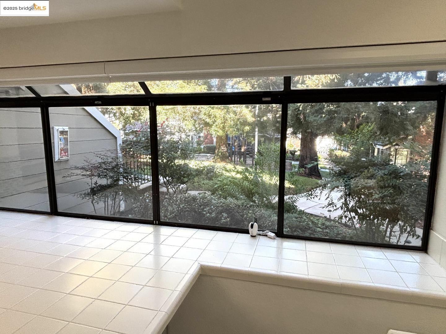 Detail Gallery Image 13 of 52 For 2561 Yerba Bank Ct #0,  San Jose,  CA 95121 - 3 Beds | 2 Baths