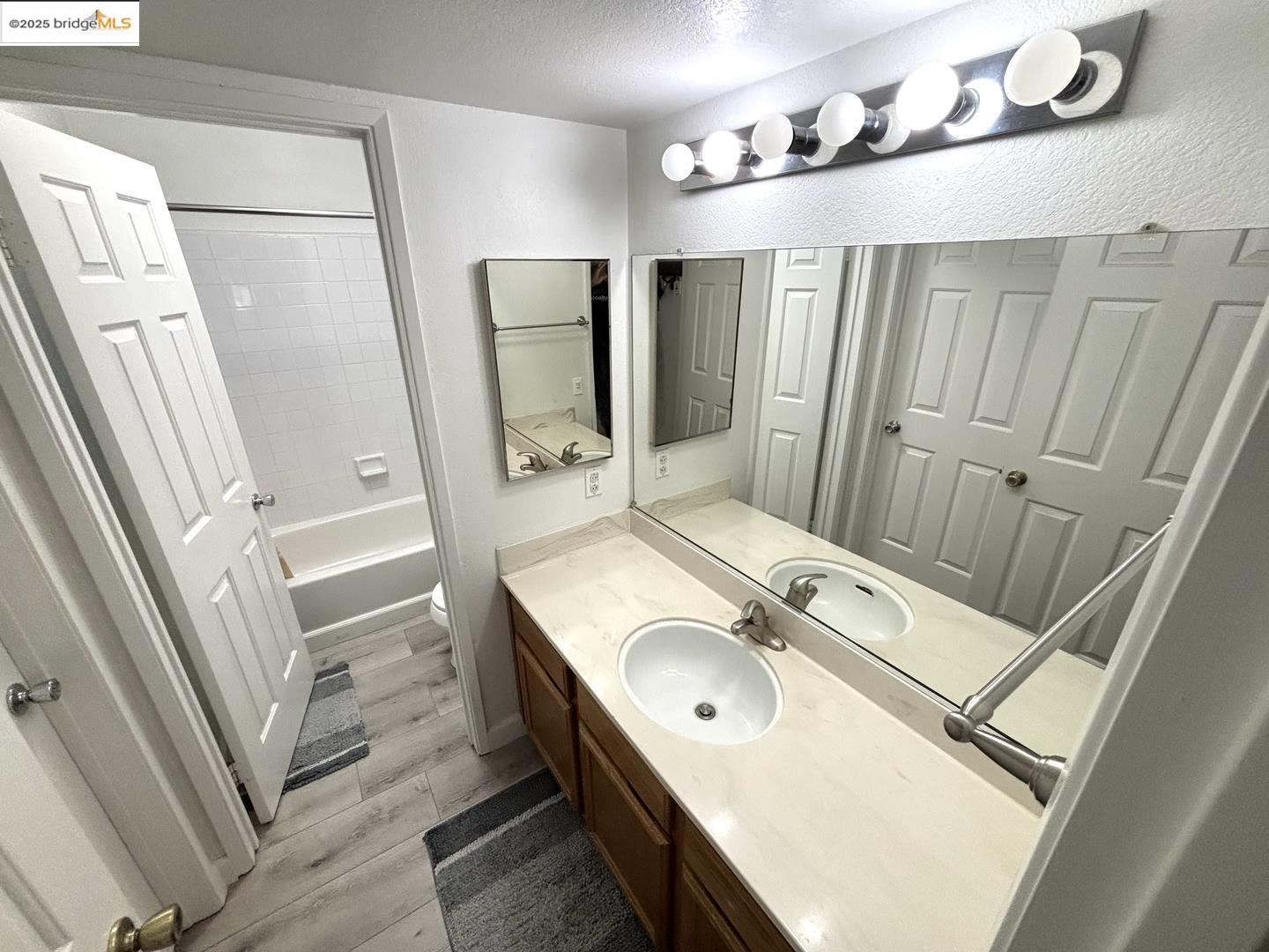 Detail Gallery Image 19 of 52 For 2561 Yerba Bank Ct #0,  San Jose,  CA 95121 - 3 Beds | 2 Baths