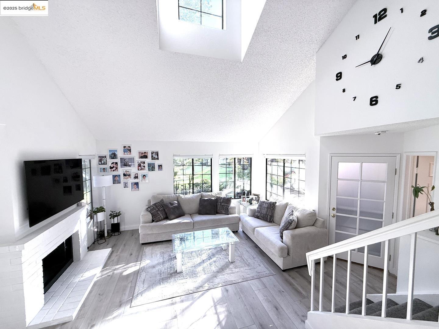 Detail Gallery Image 3 of 52 For 2561 Yerba Bank Ct #0,  San Jose,  CA 95121 - 3 Beds | 2 Baths