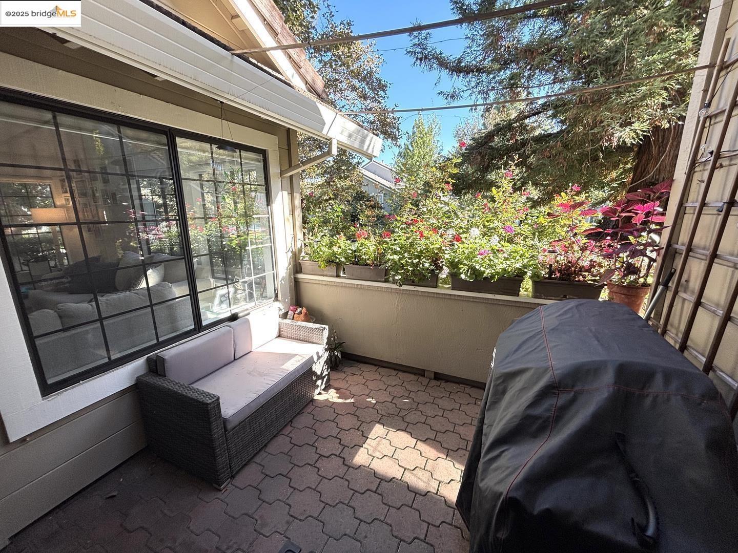 Detail Gallery Image 30 of 52 For 2561 Yerba Bank Ct #0,  San Jose,  CA 95121 - 3 Beds | 2 Baths