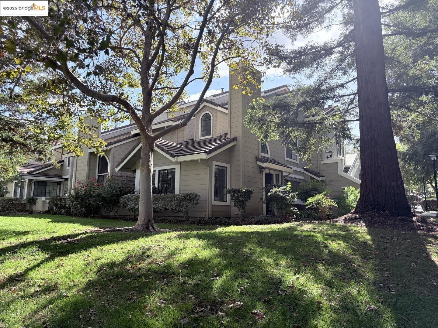 Detail Gallery Image 39 of 52 For 2561 Yerba Bank Ct #0,  San Jose,  CA 95121 - 3 Beds | 2 Baths