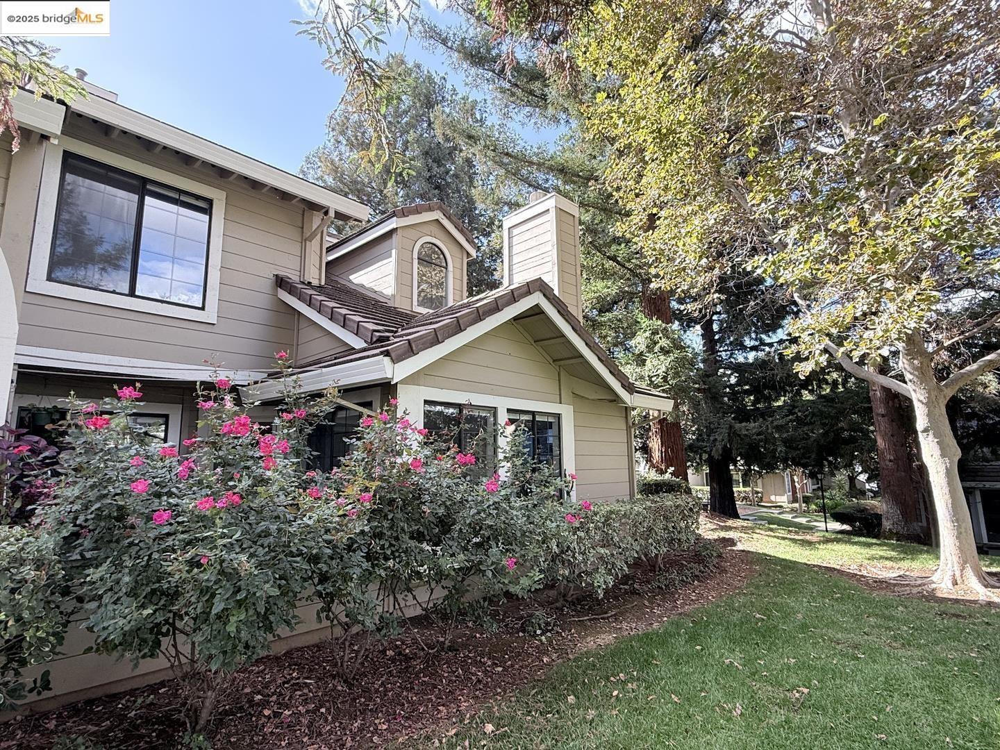 Detail Gallery Image 42 of 52 For 2561 Yerba Bank Ct #0,  San Jose,  CA 95121 - 3 Beds | 2 Baths